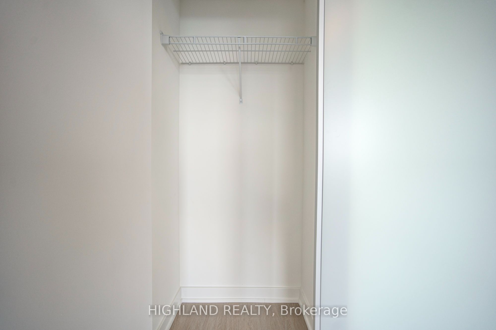 448 Burnhamthorpe Road W 6203 Property Photo 16