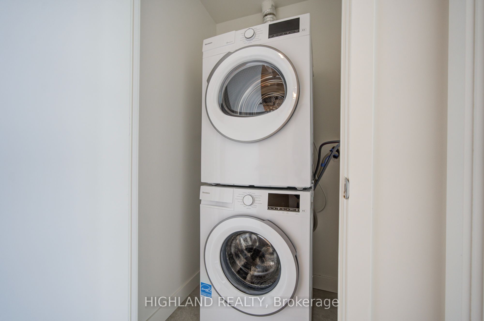 448 Burnhamthorpe Road W 6203 Property Photo 17