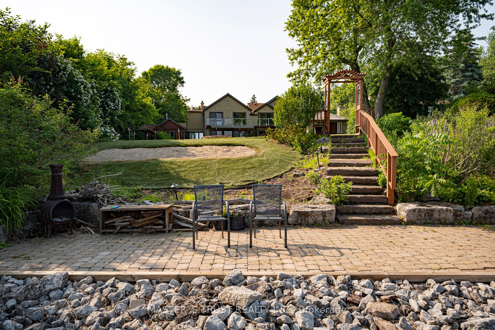 7 Third Line Property Photo 3