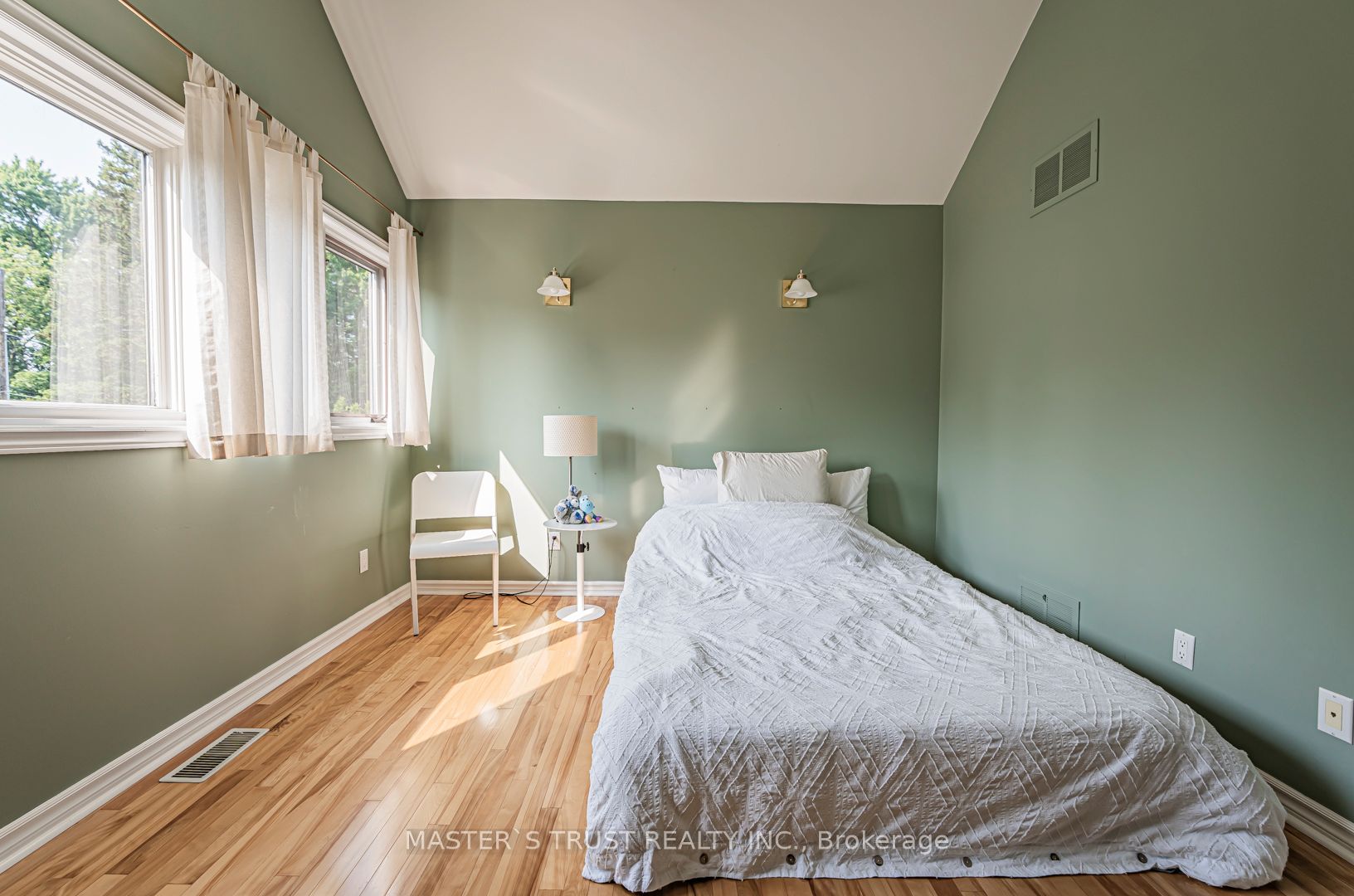 7 Third Line Property Photo 26