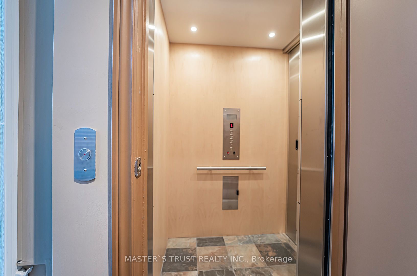 7 Third Line Property Photo 37