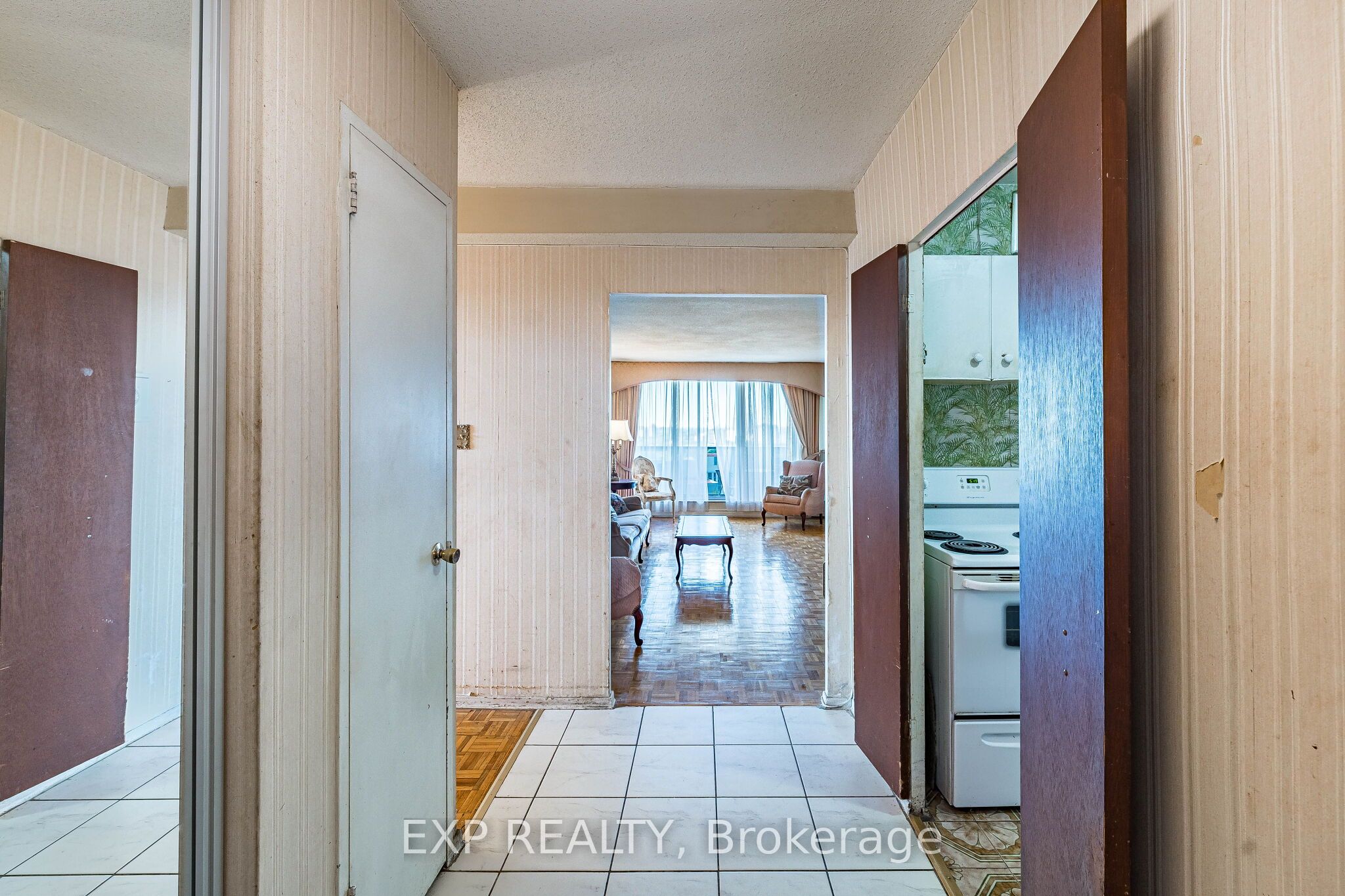 85 Emmett Avenue 2412 Property Photo 7