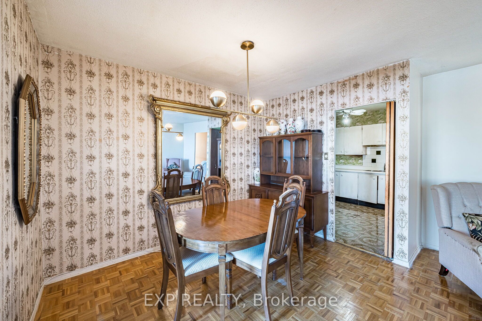 85 Emmett Avenue 2412 Property Photo 11