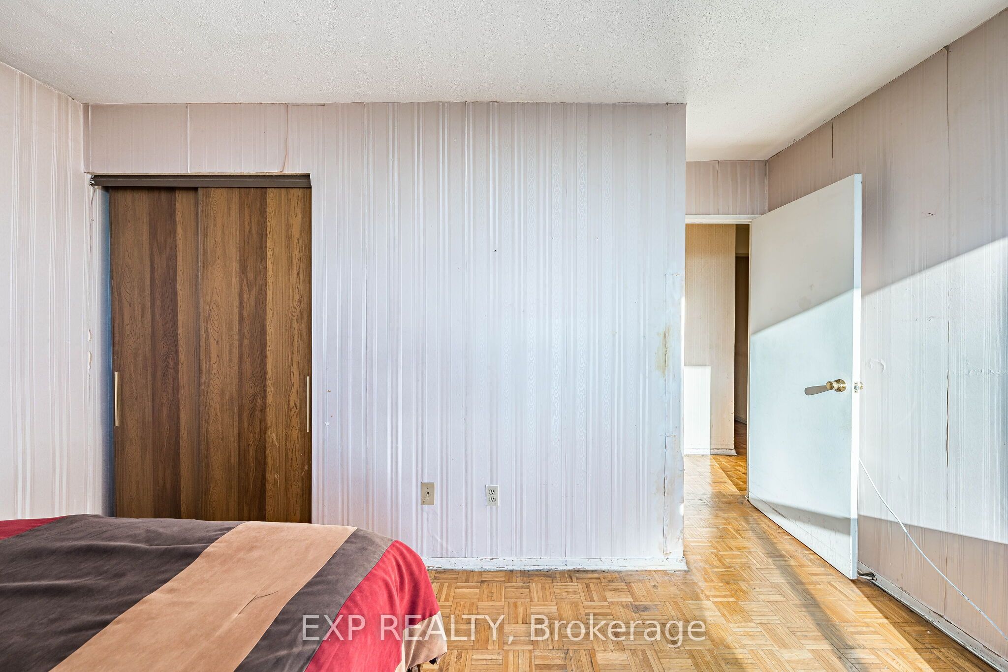 85 Emmett Avenue 2412 Property Photo 23