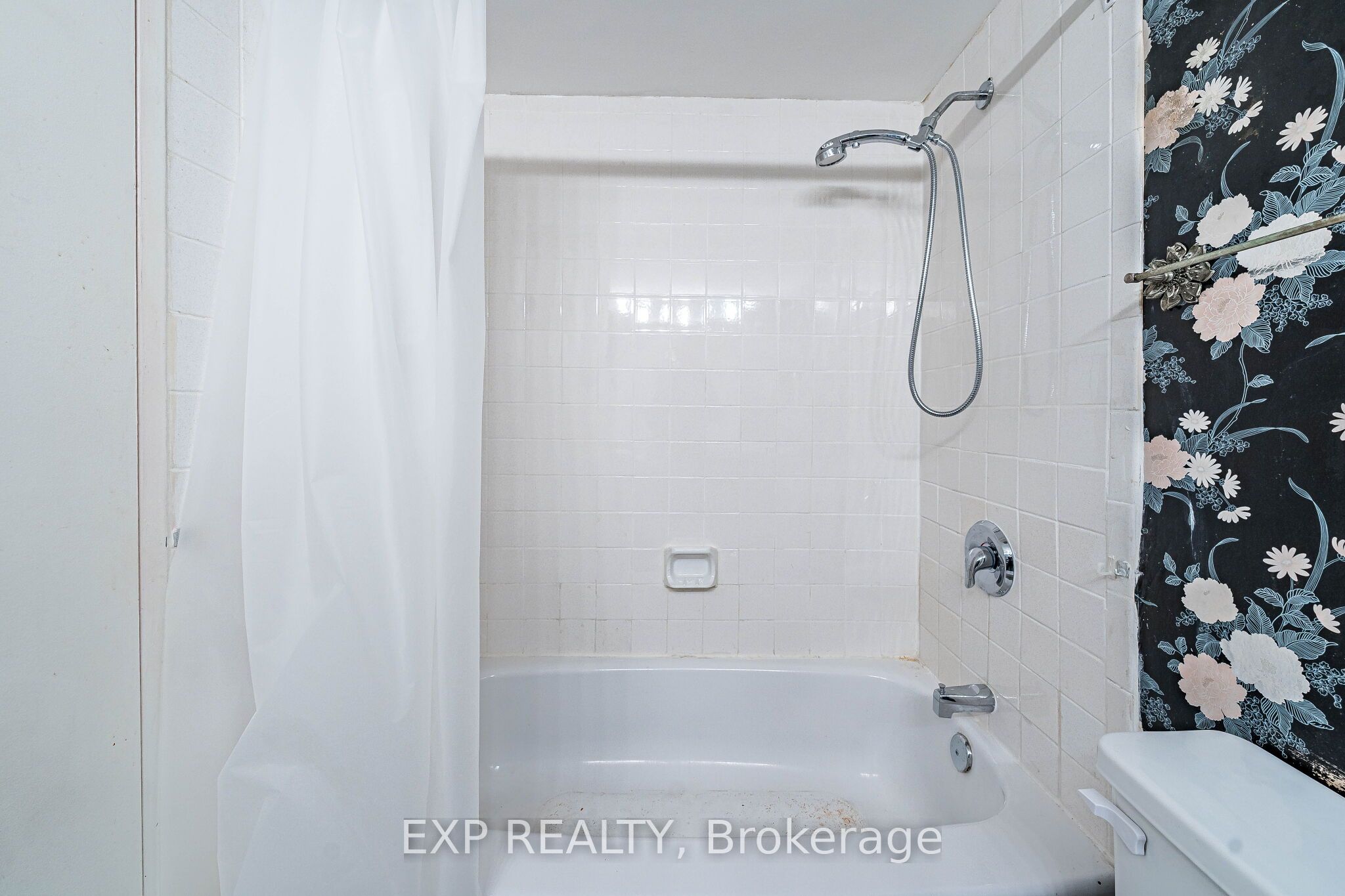85 Emmett Avenue 2412 Property Photo 25
