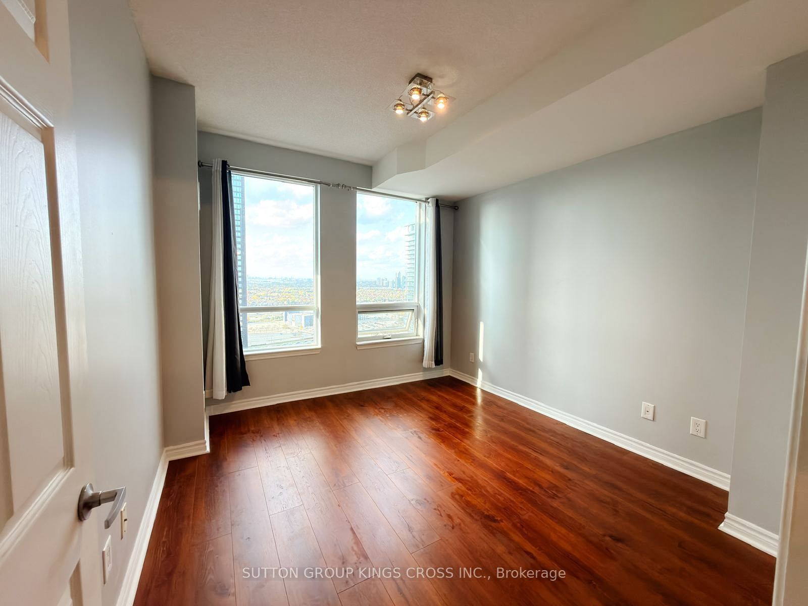388 Prince Of Wales Drive 2307 Property Photo 11