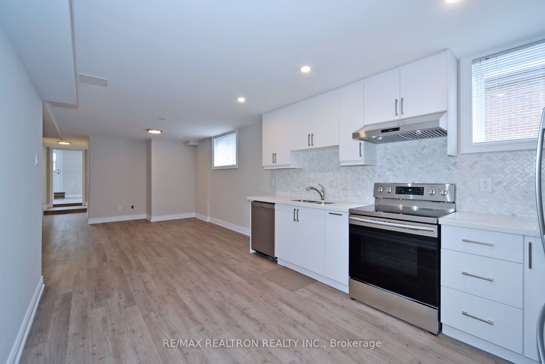 1 Enid Crescent Ground Property Photo 6