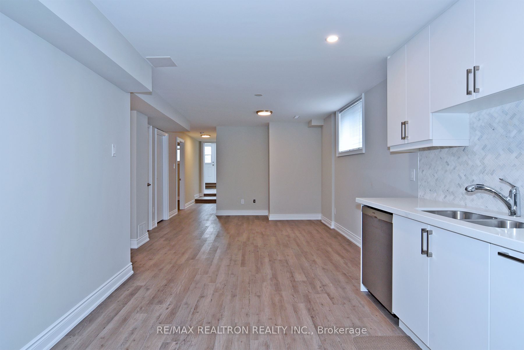 1 Enid Crescent Ground Property Photo 9