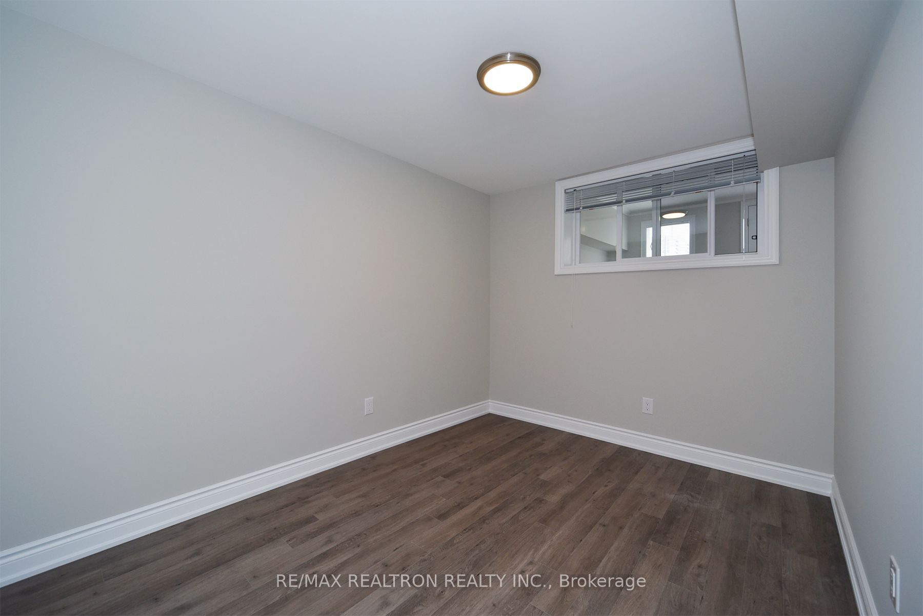 1 Enid Crescent Ground Property Photo 16