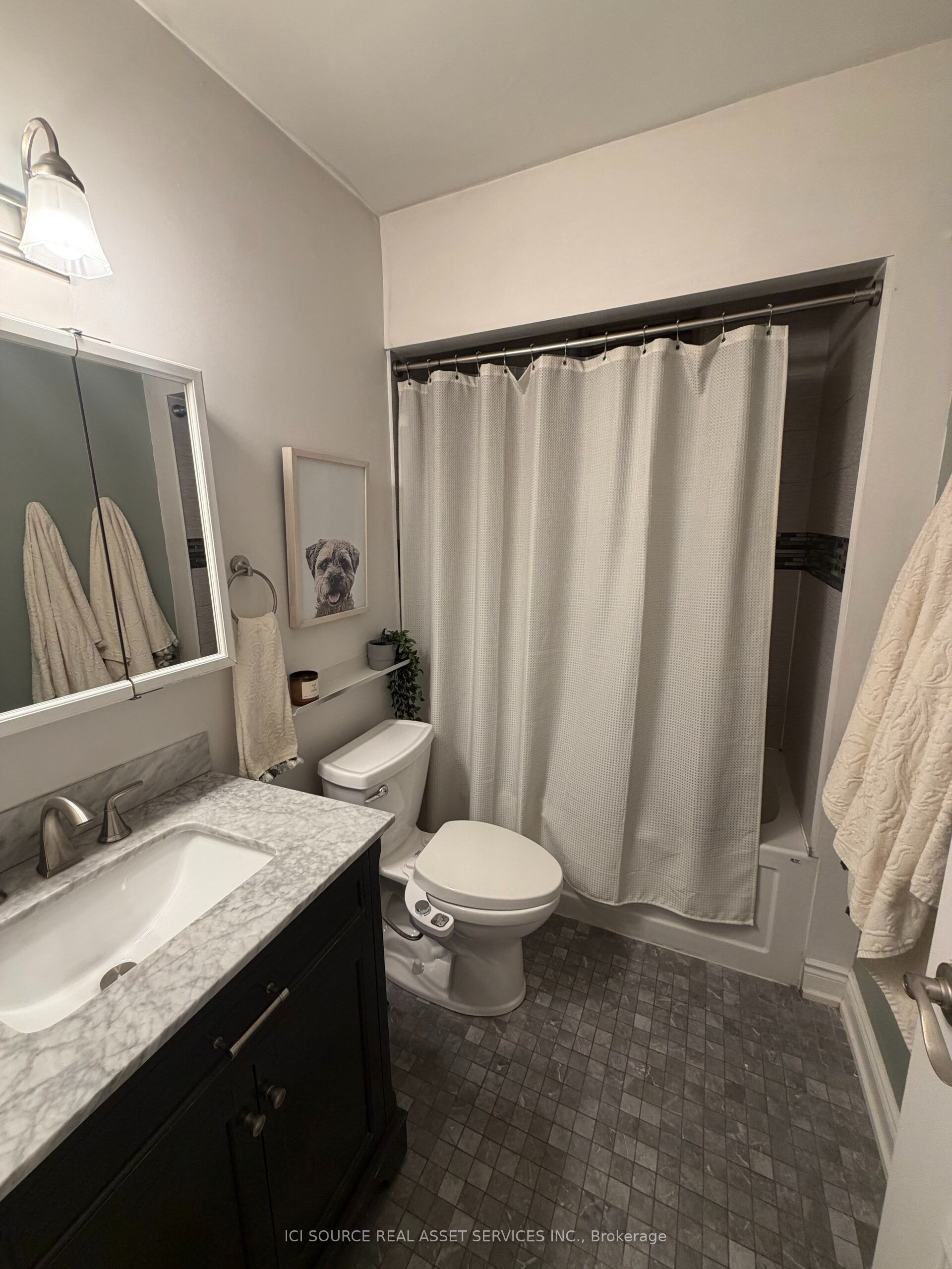 399 Roncesvalles Avenue 1 (2nd Floor) Property Photo 9