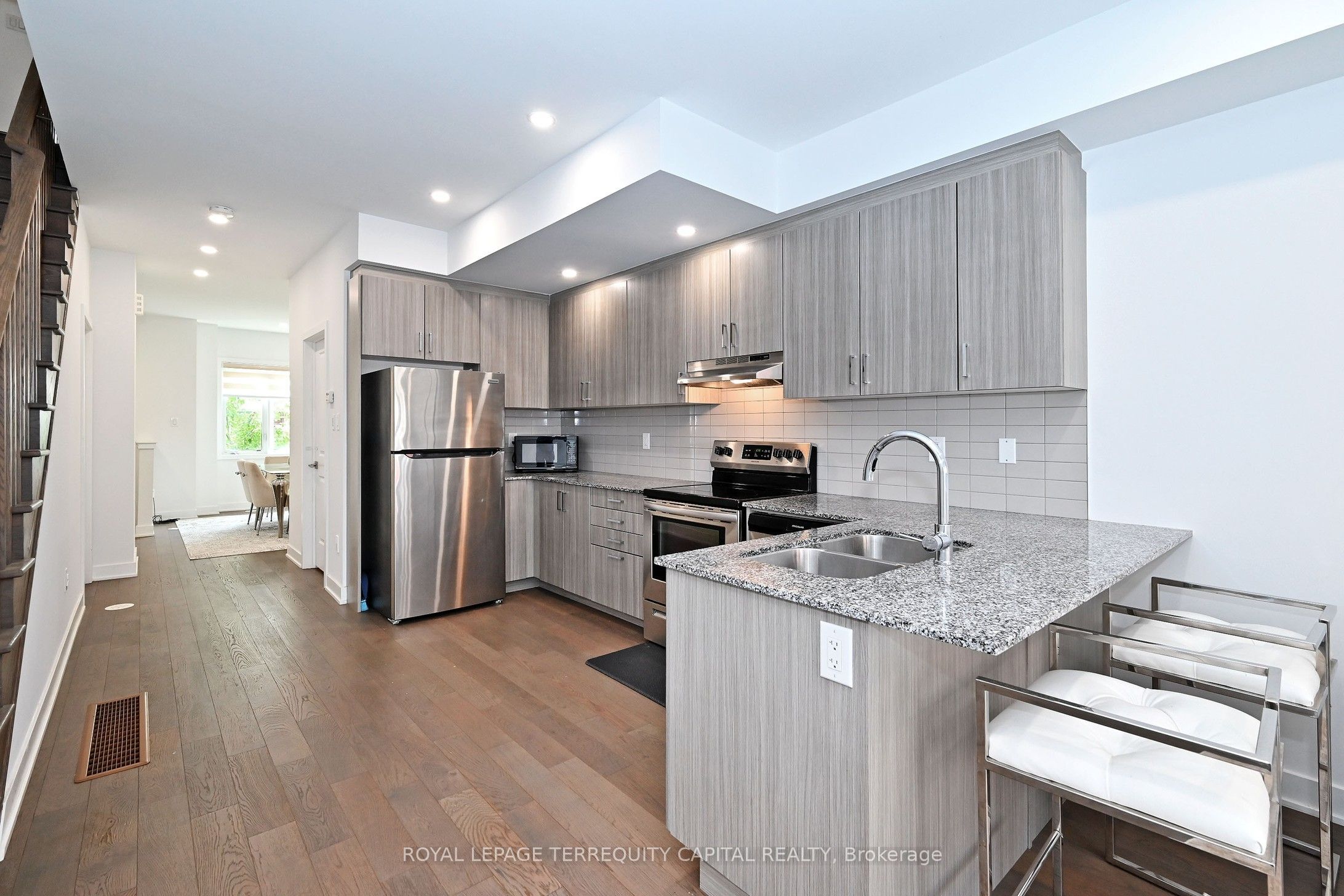 101 William Duncan Road Property Photo 13