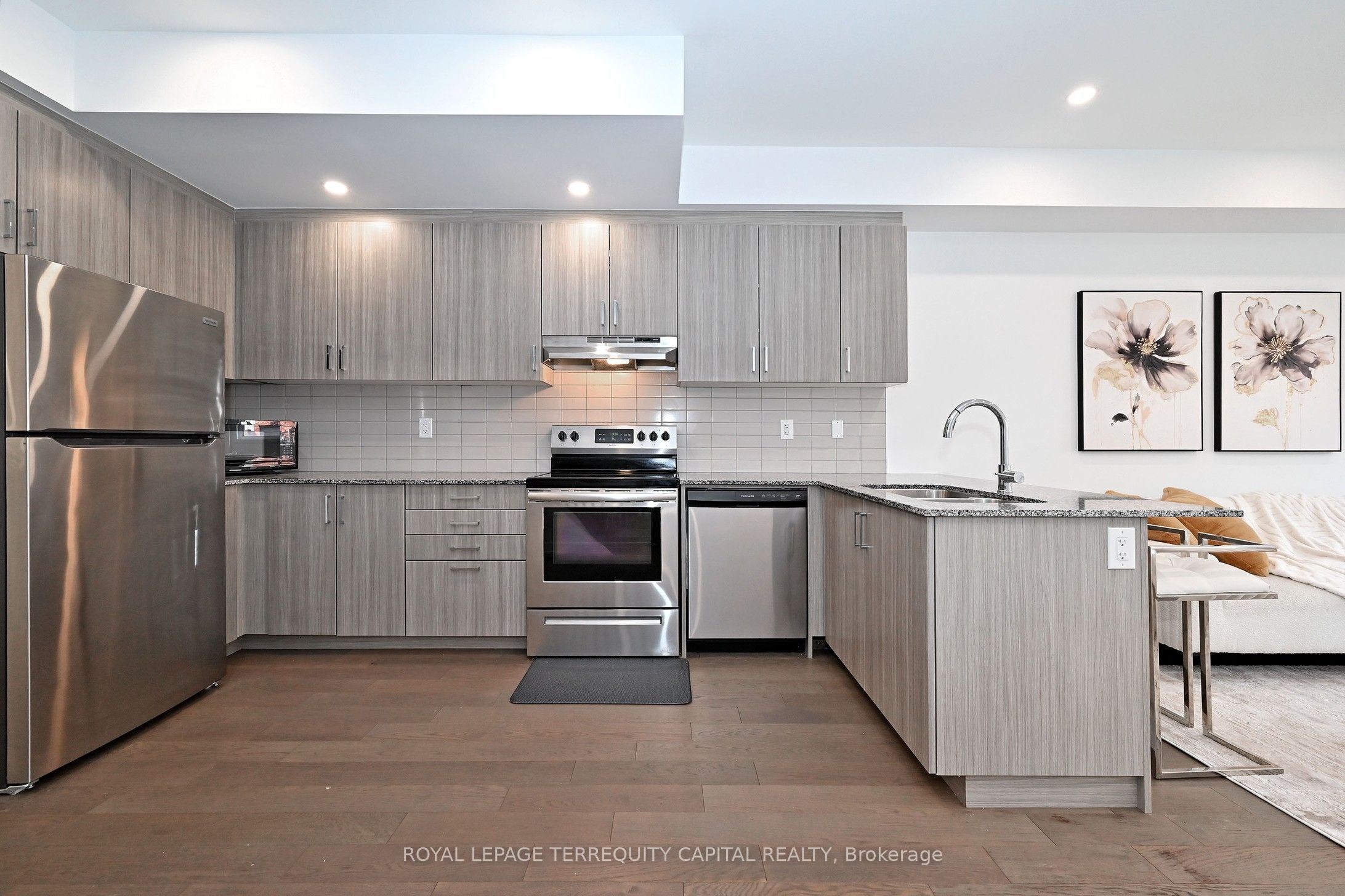 101 William Duncan Road Property Photo 14