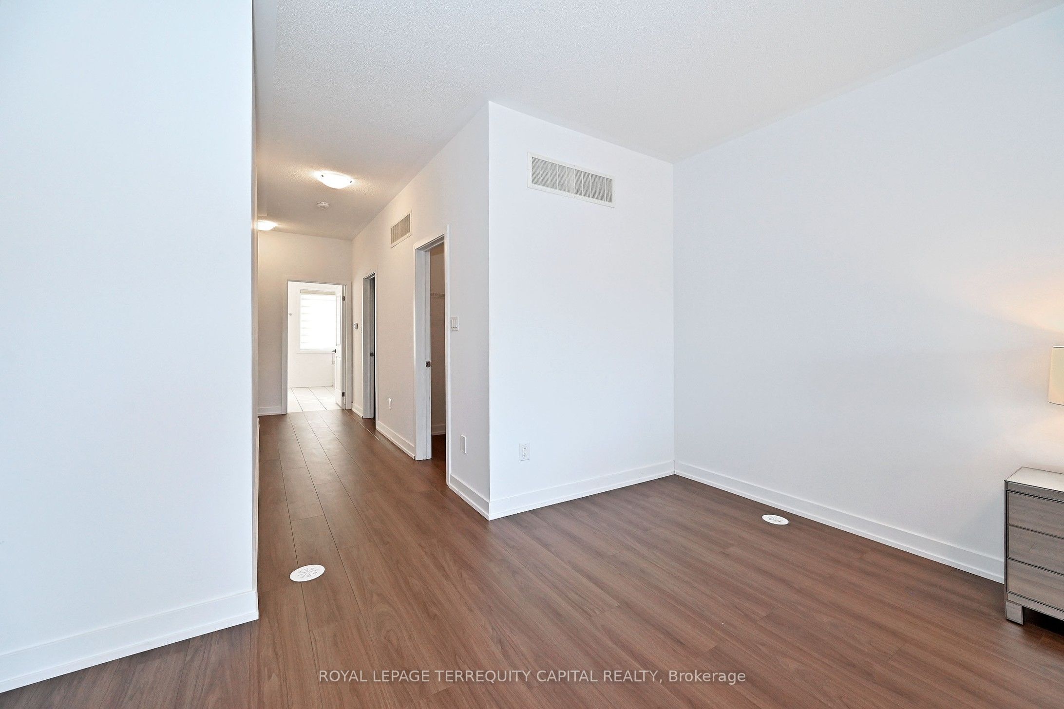 101 William Duncan Road Property Photo 32