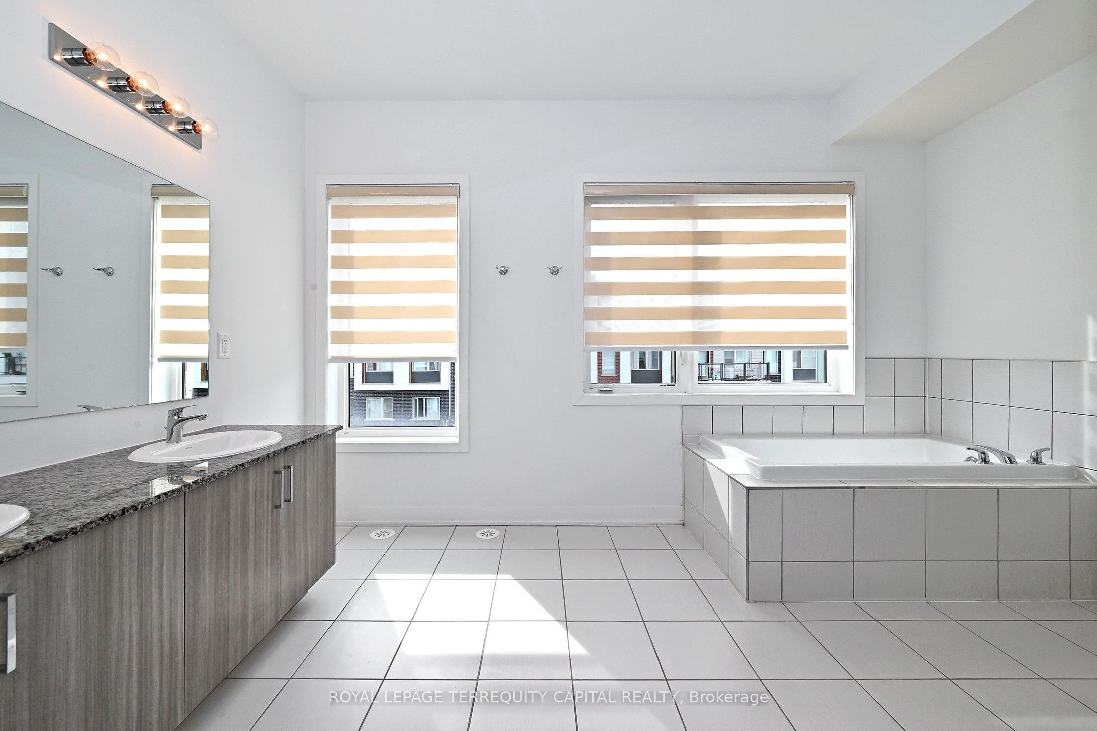 101 William Duncan Road Property Photo 35