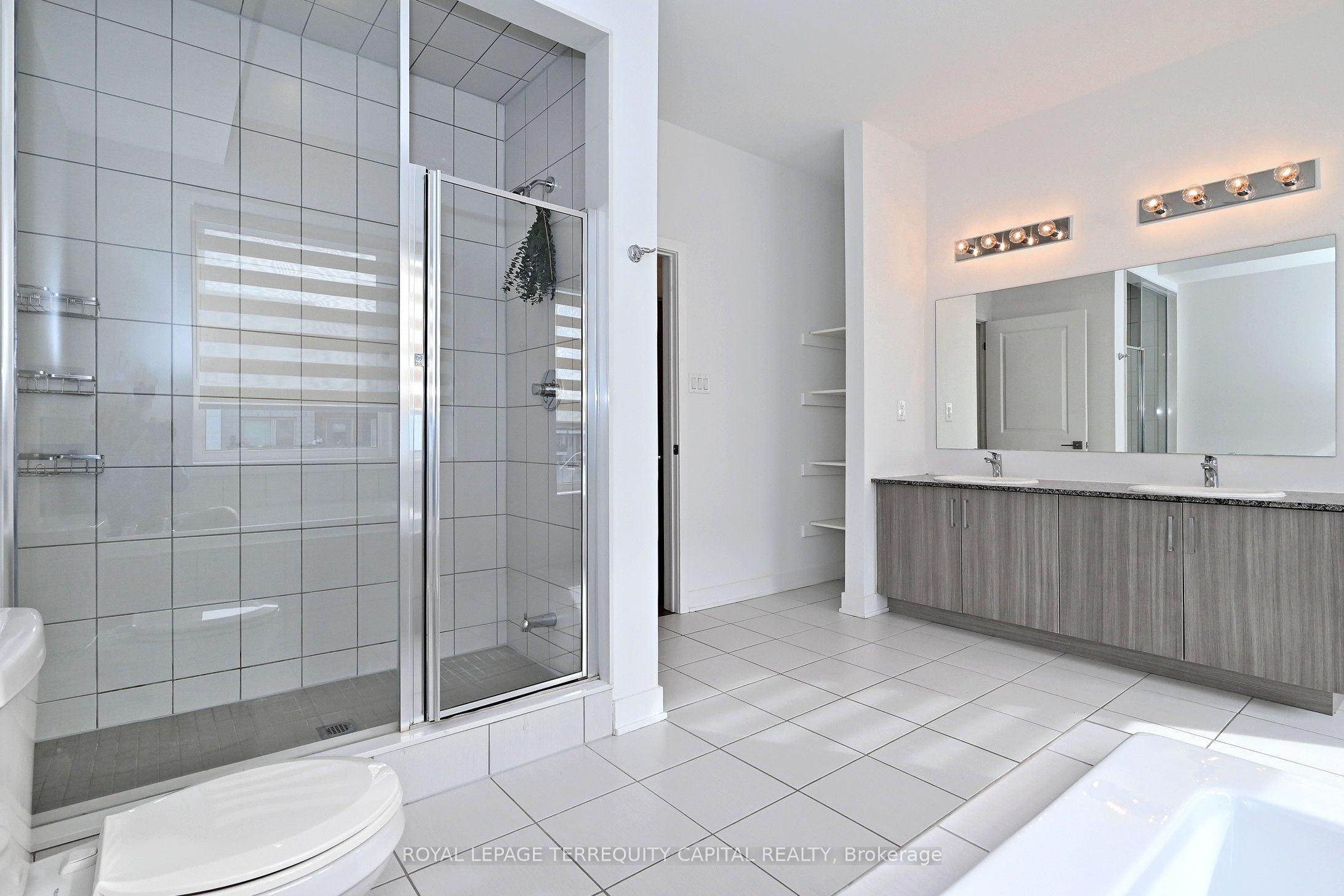 101 William Duncan Road Property Photo 37
