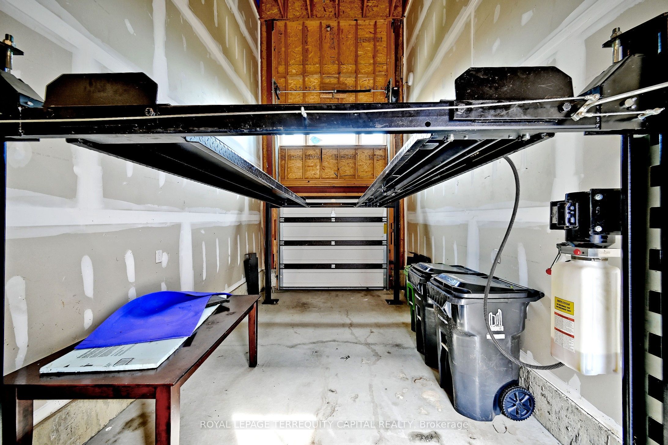 101 William Duncan Road Property Photo 42