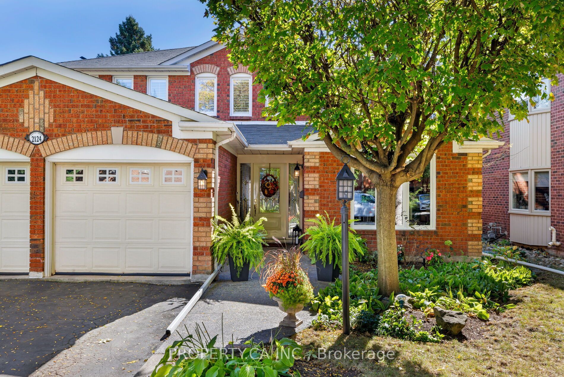 2124 Langtry Drive Property Photo 2
