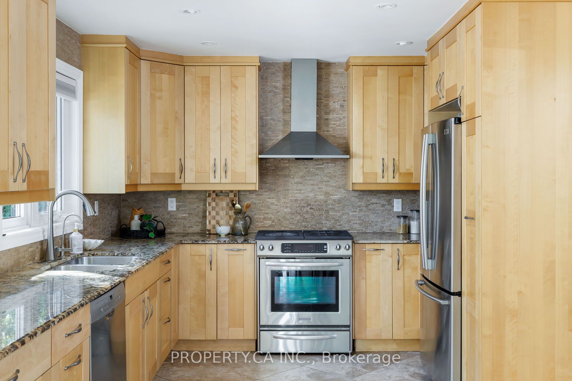 2124 Langtry Drive Property Photo 12