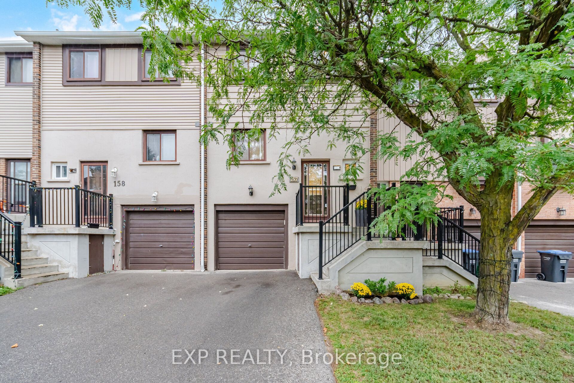 157 Moregate Crescent Property Photo 1