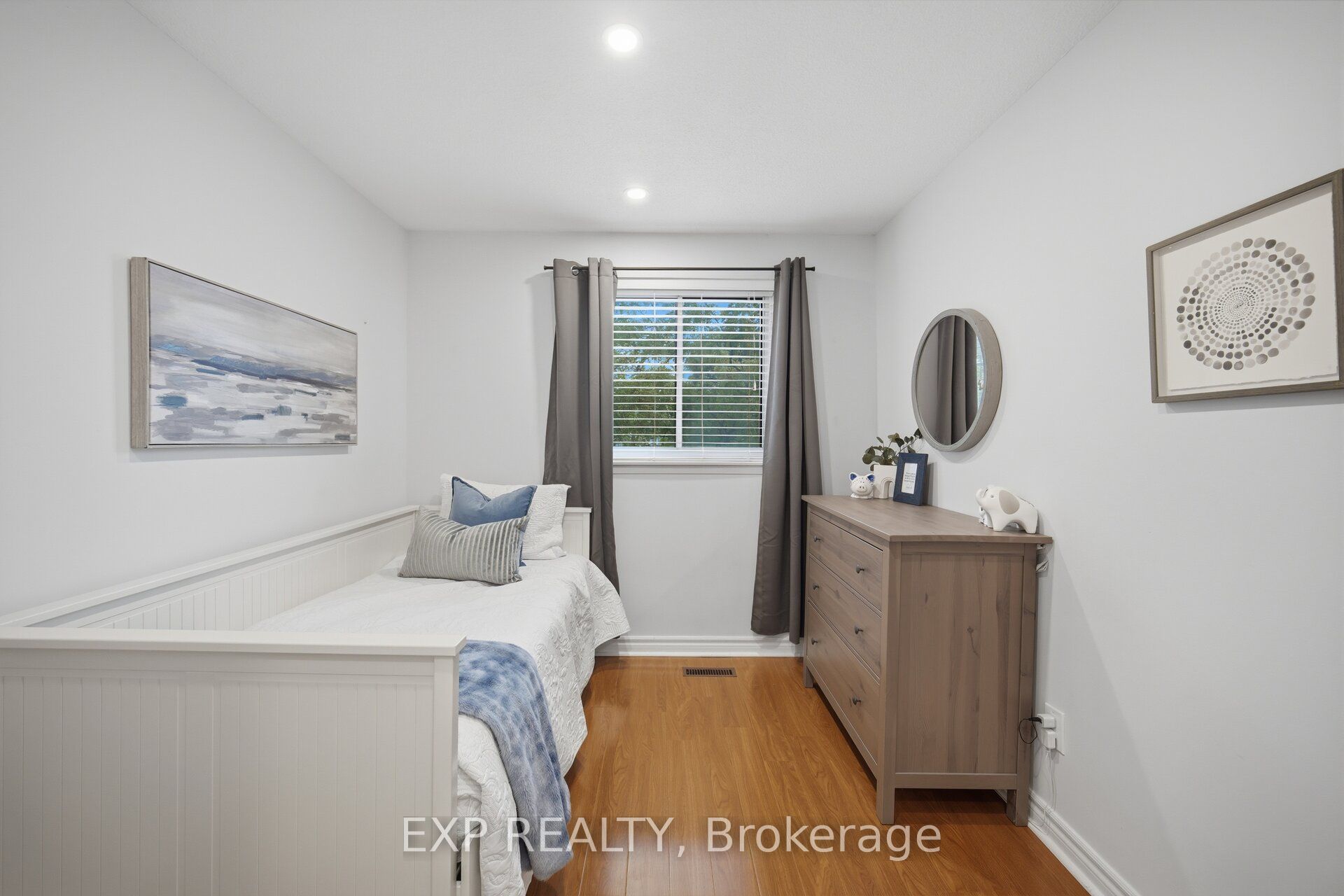 157 Moregate Crescent Property Photo 23
