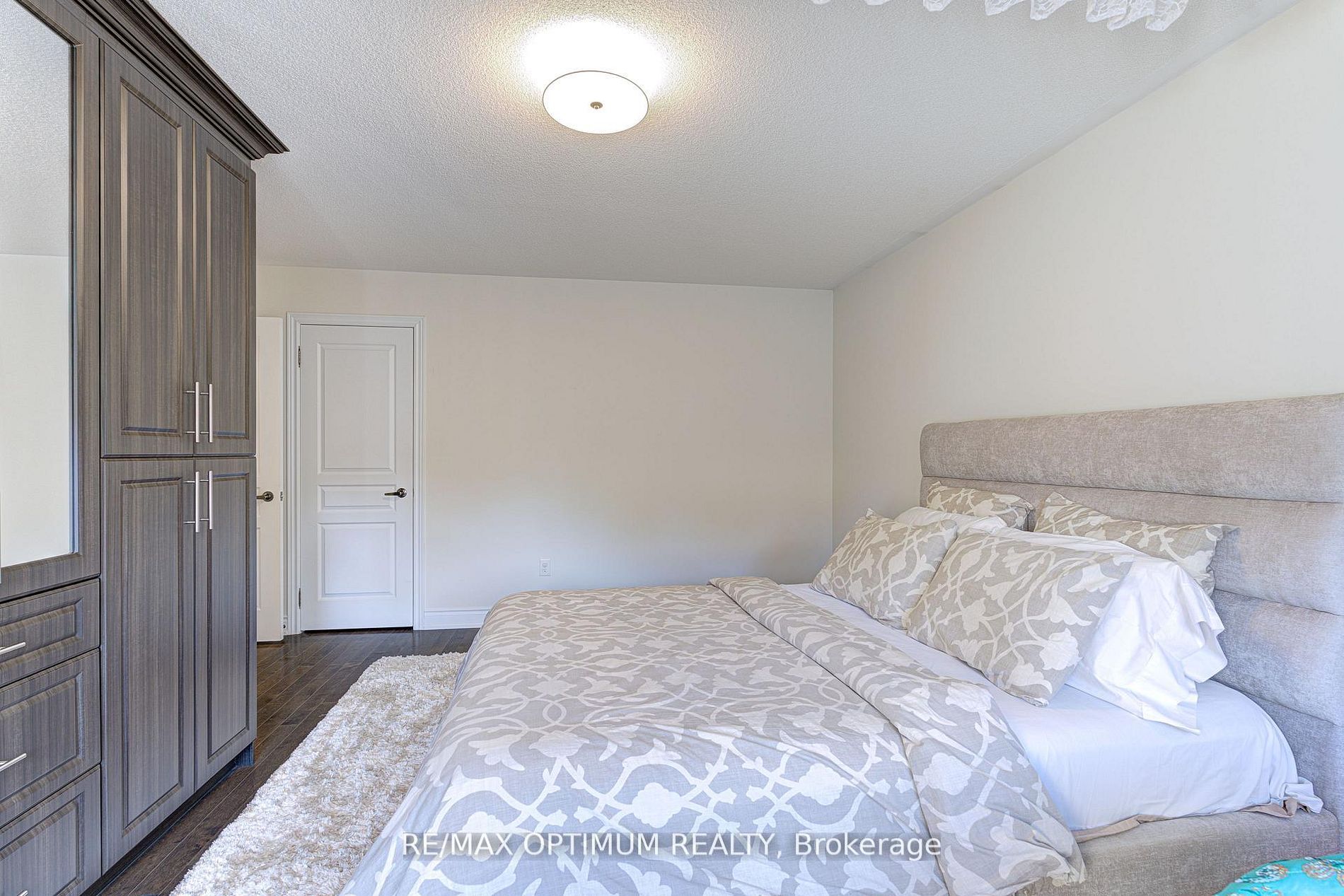 18 Deanston Court Property Photo 36