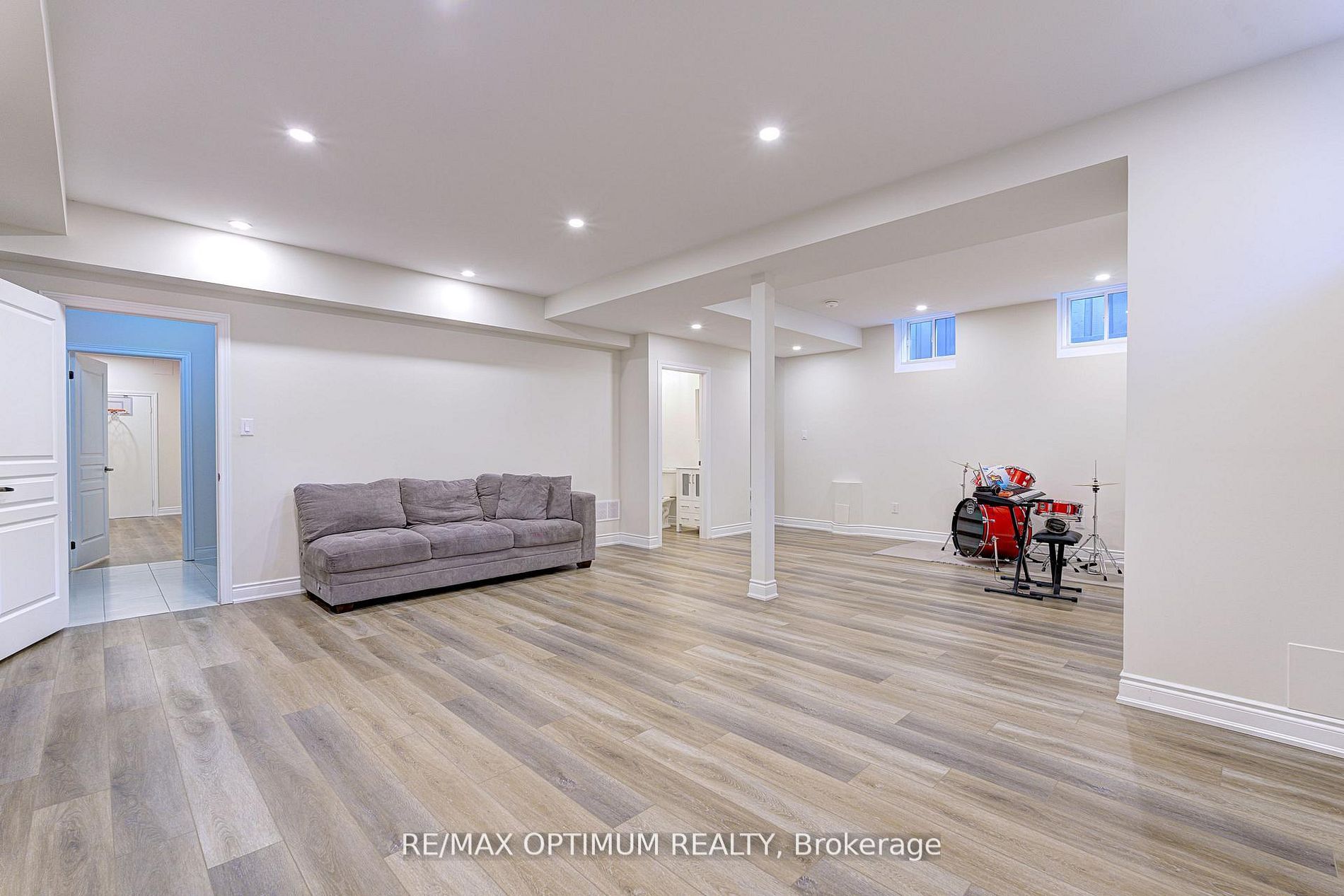 18 Deanston Court Property Photo 40