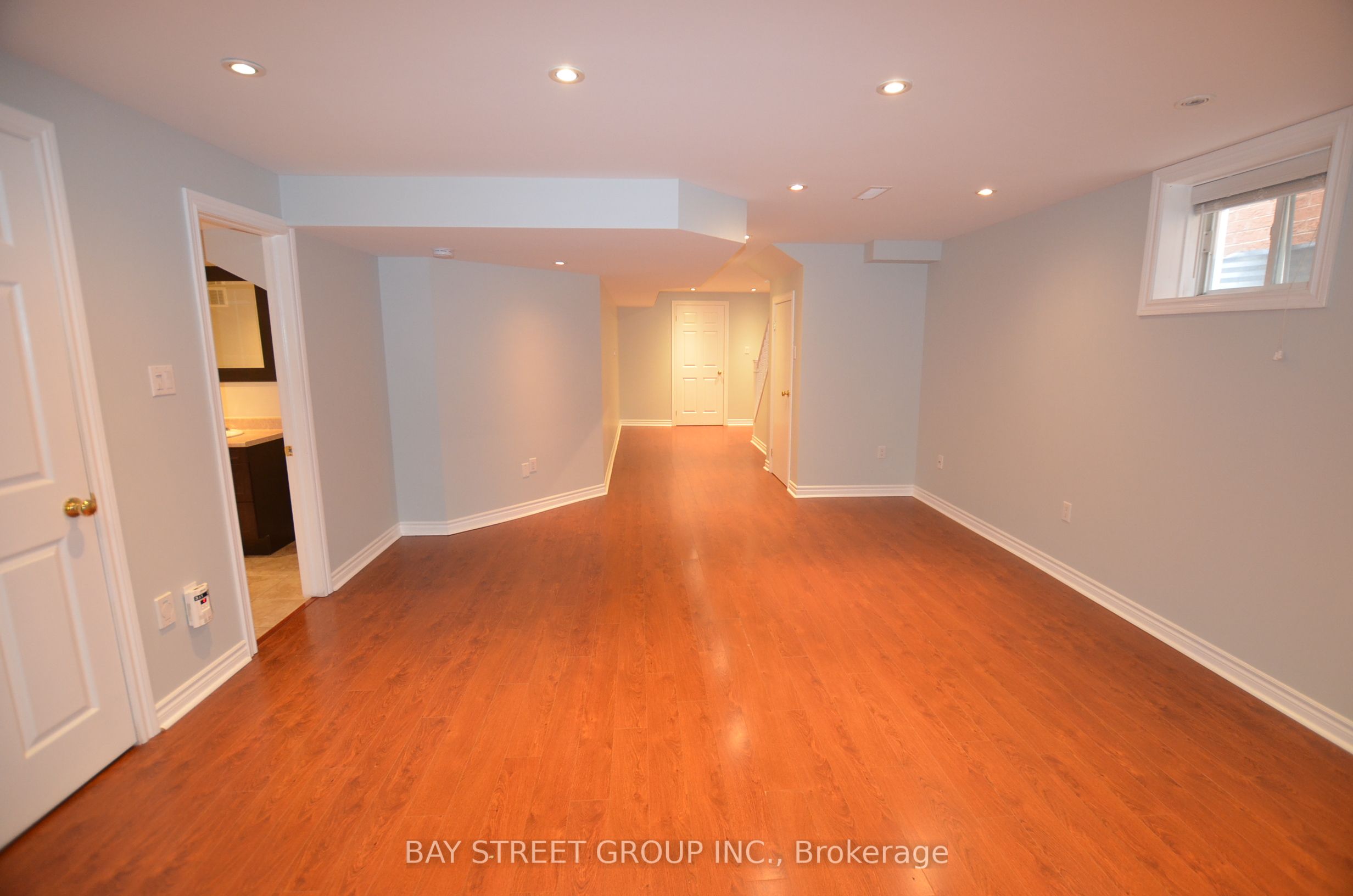 92 Sir Jacobs Crescent (bsmt) Property Photo 3