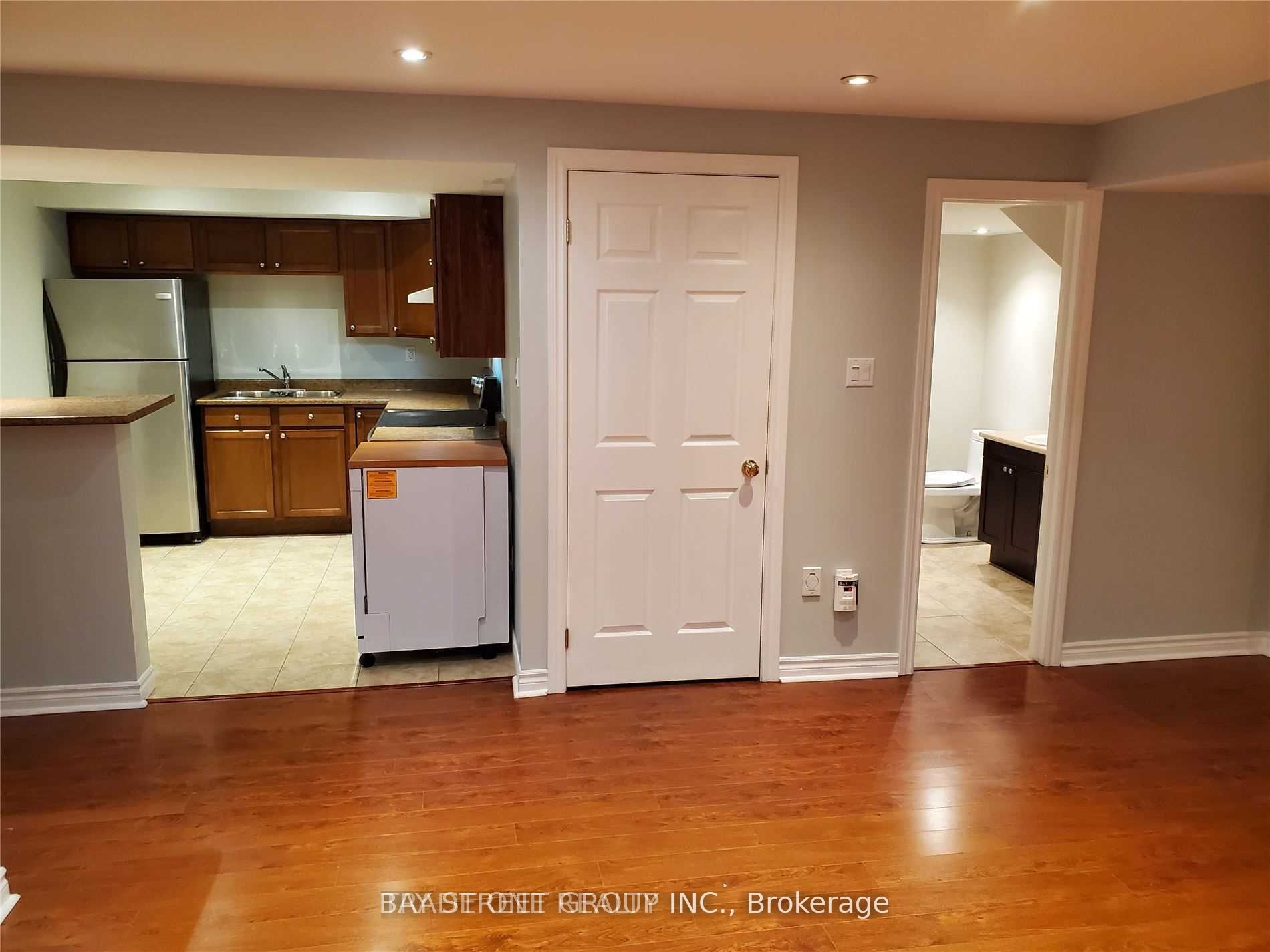 92 Sir Jacobs Crescent (bsmt) Property Photo 6