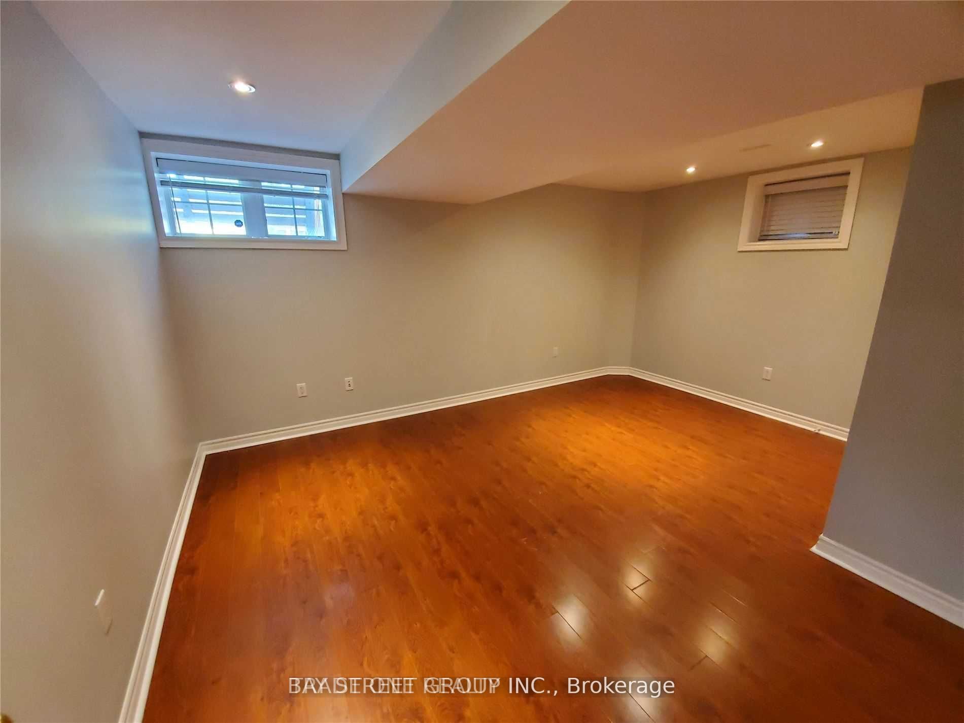 92 Sir Jacobs Crescent (bsmt) Property Photo 10