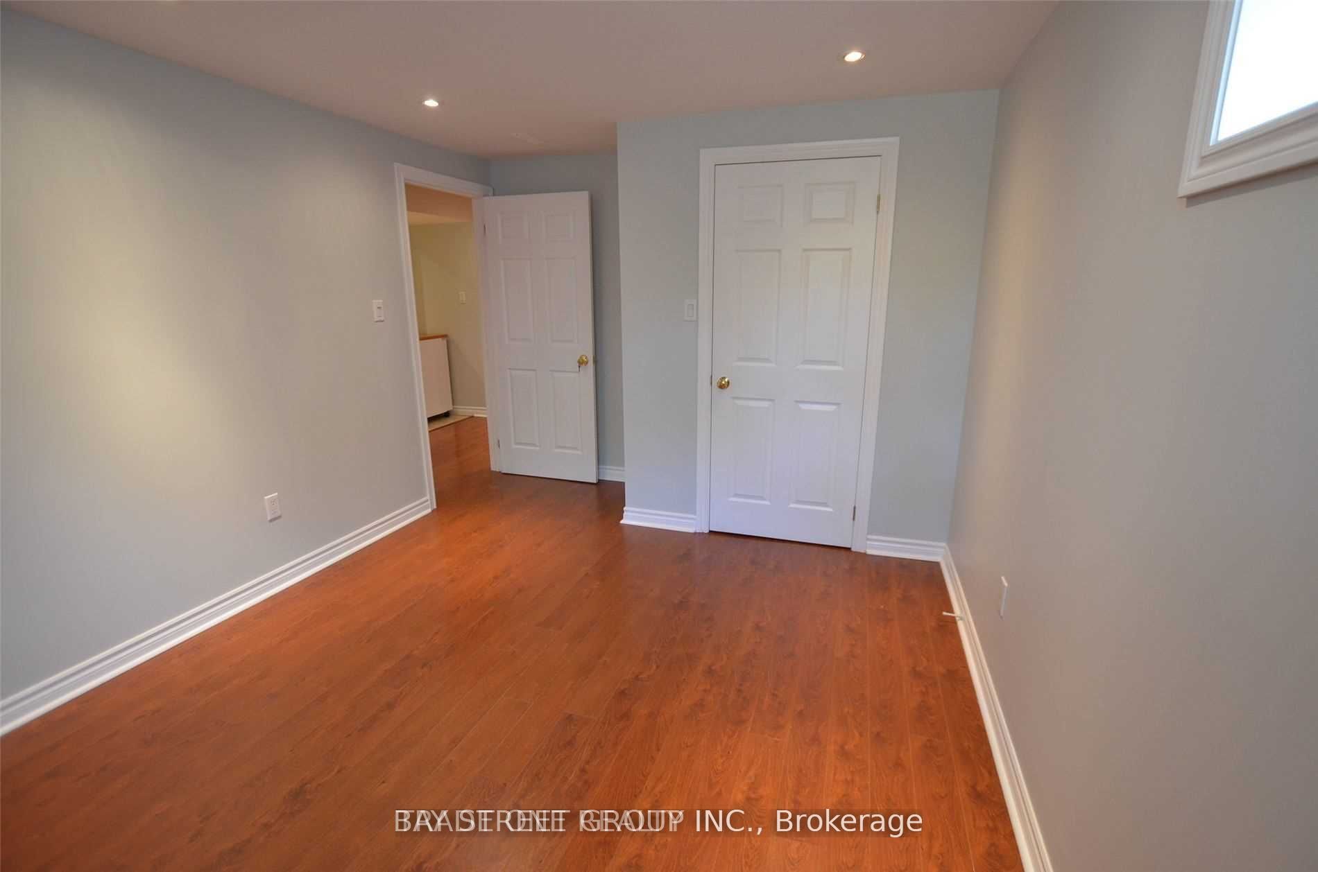 92 Sir Jacobs Crescent (bsmt) Property Photo 11