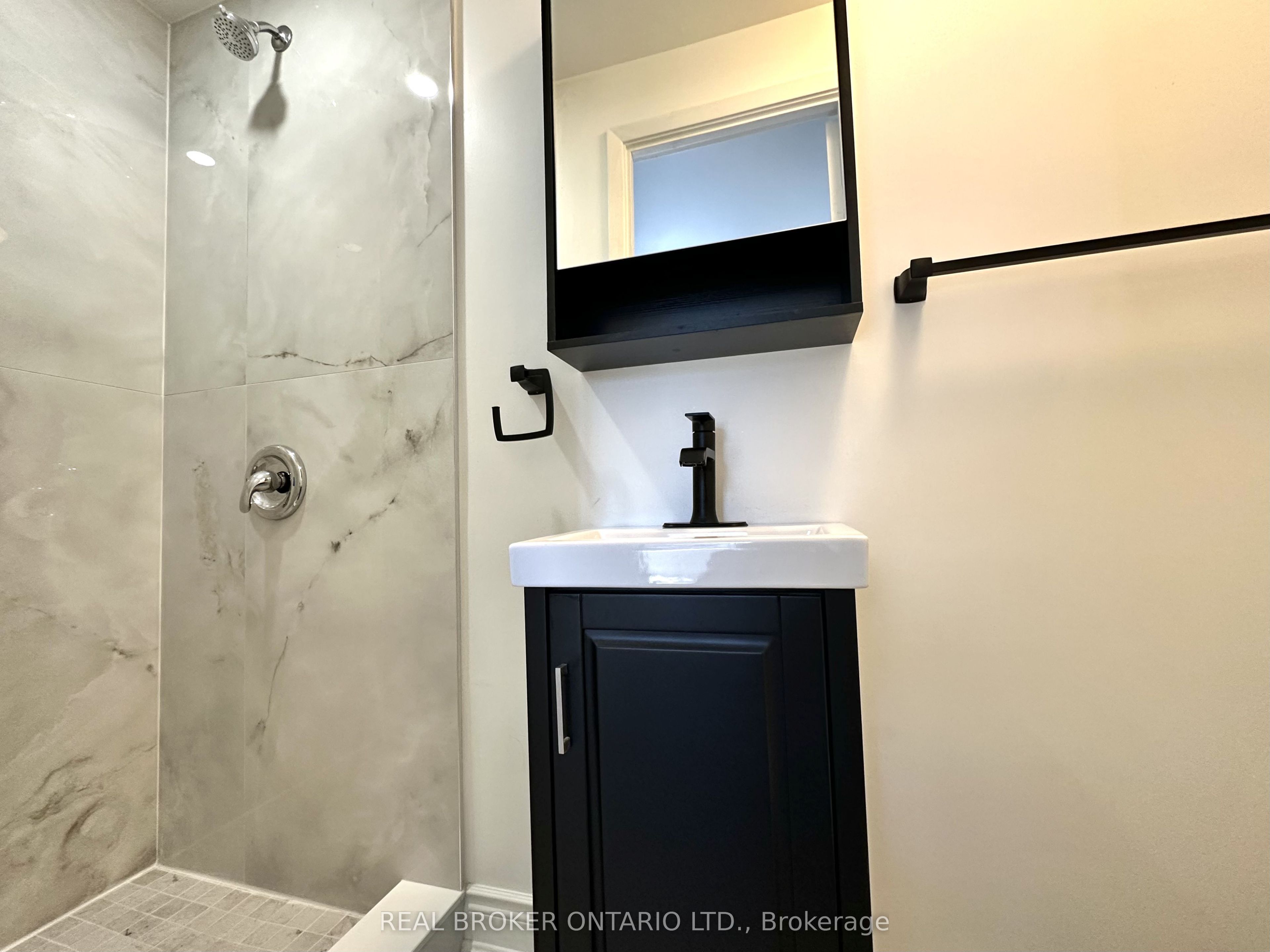 1485 Gulleden Drive 8 Property Photo 24