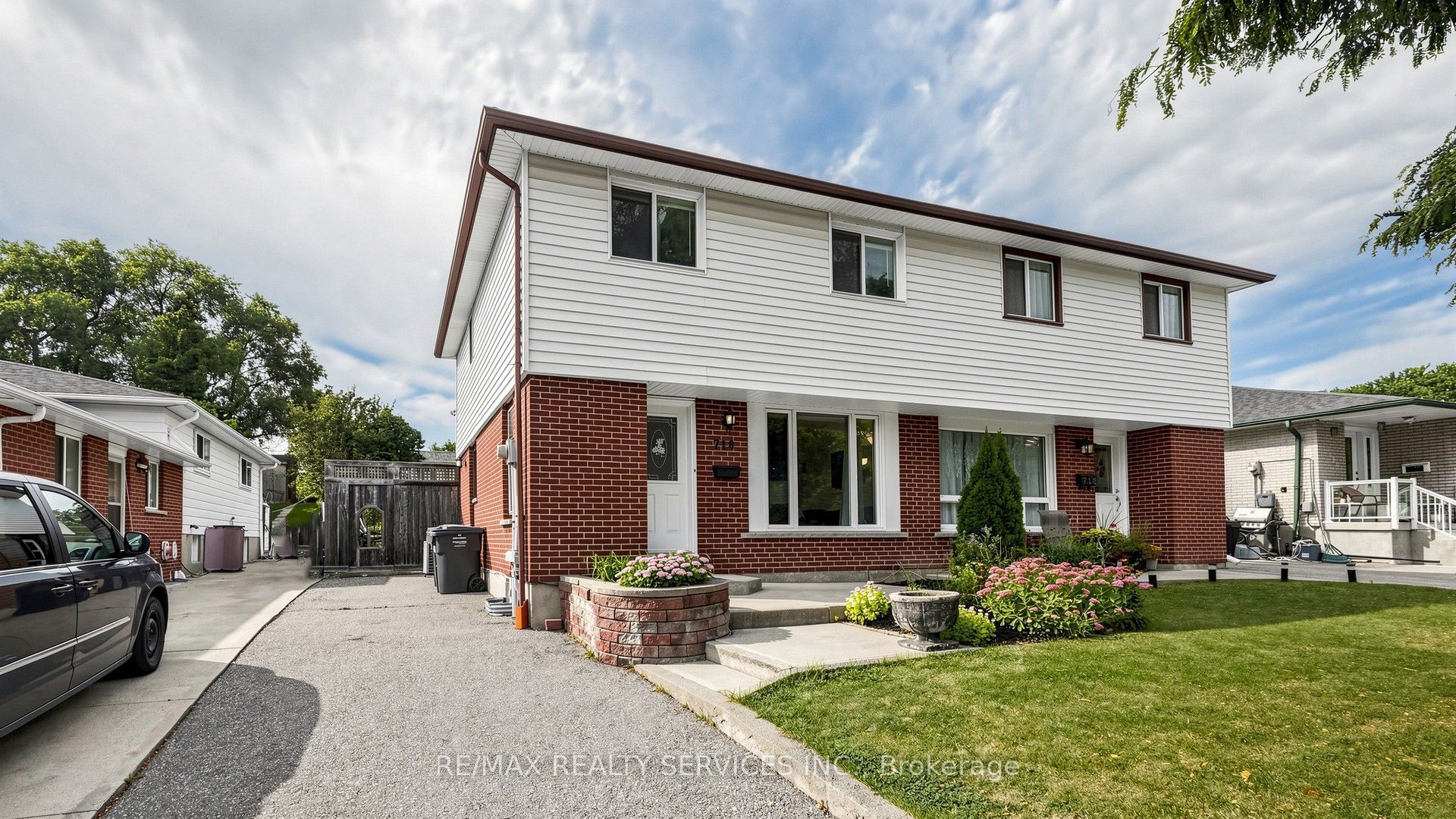716 Eaglemount Crescent Property Photo 1