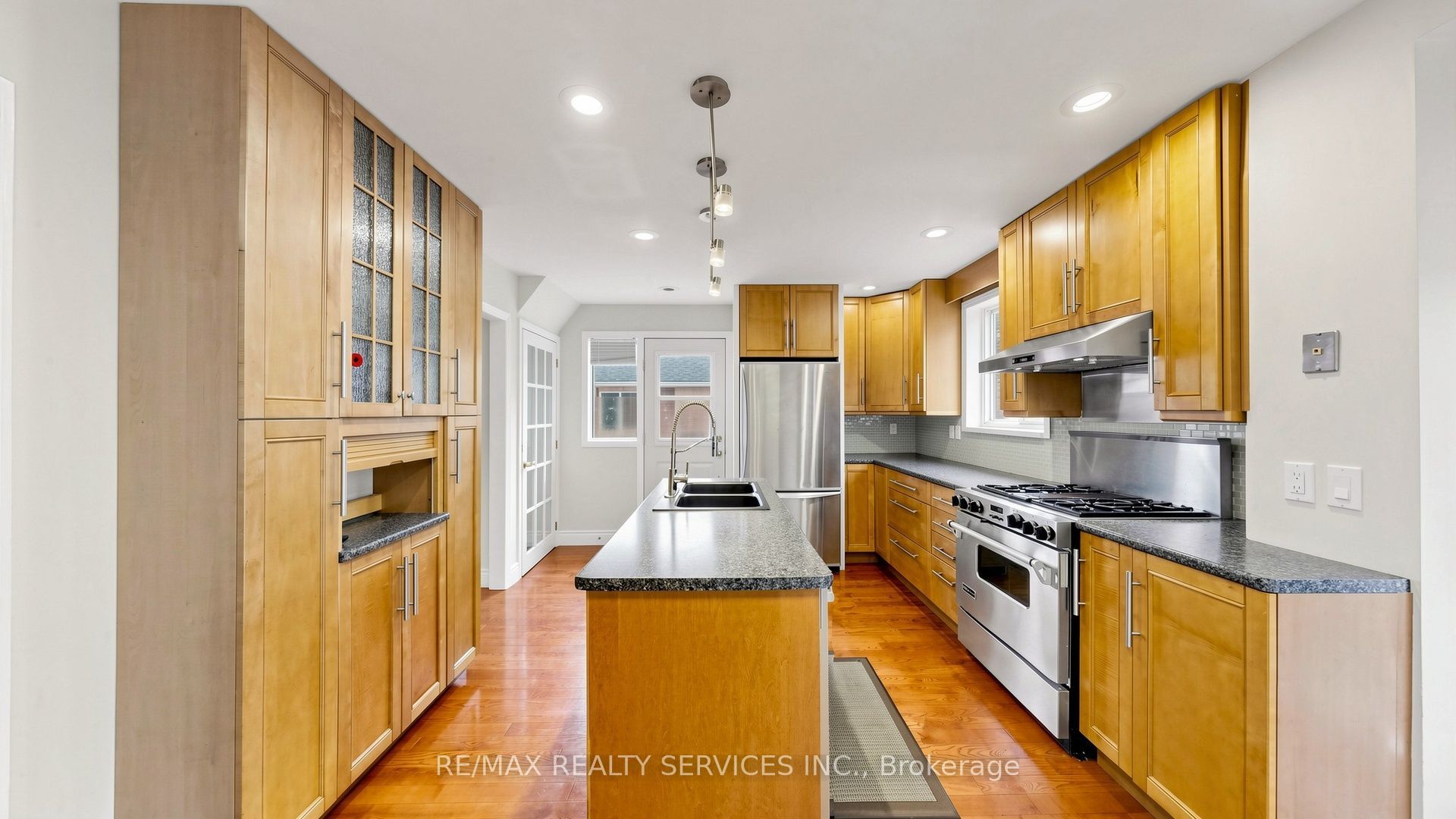 716 Eaglemount Crescent Property Photo 11