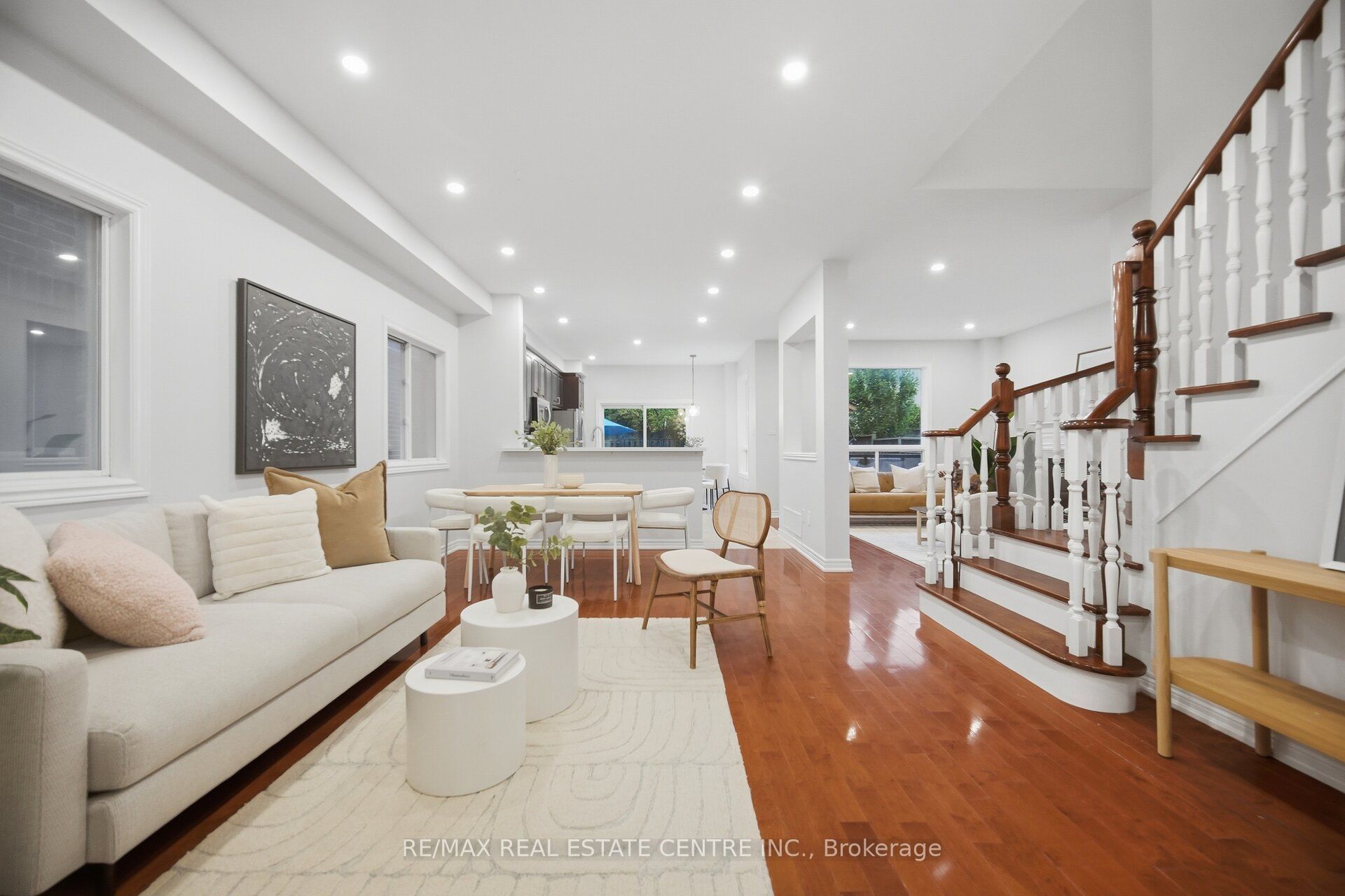 4804 Glasshill Grove Property Photo 10