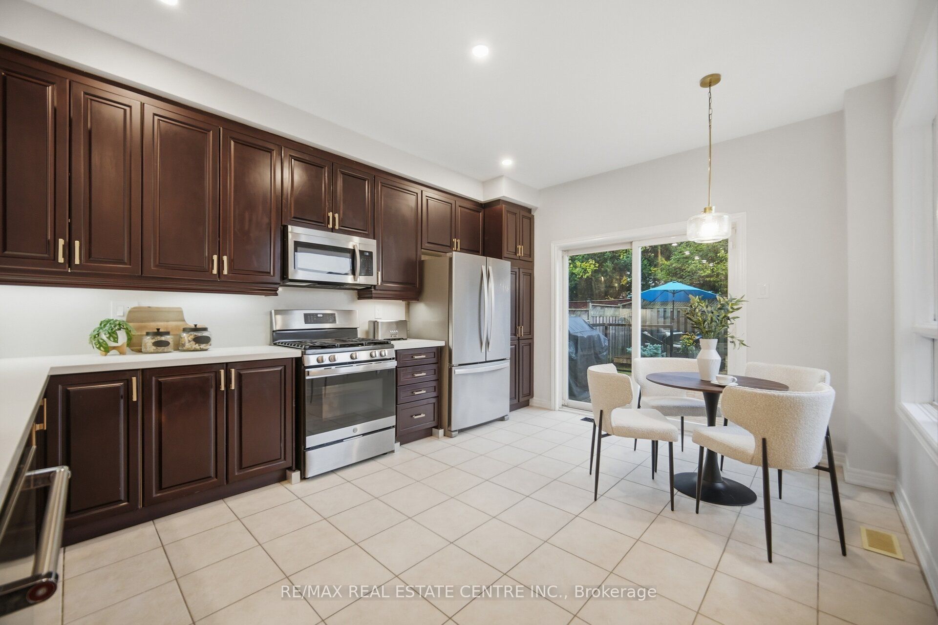 4804 Glasshill Grove Property Photo 17