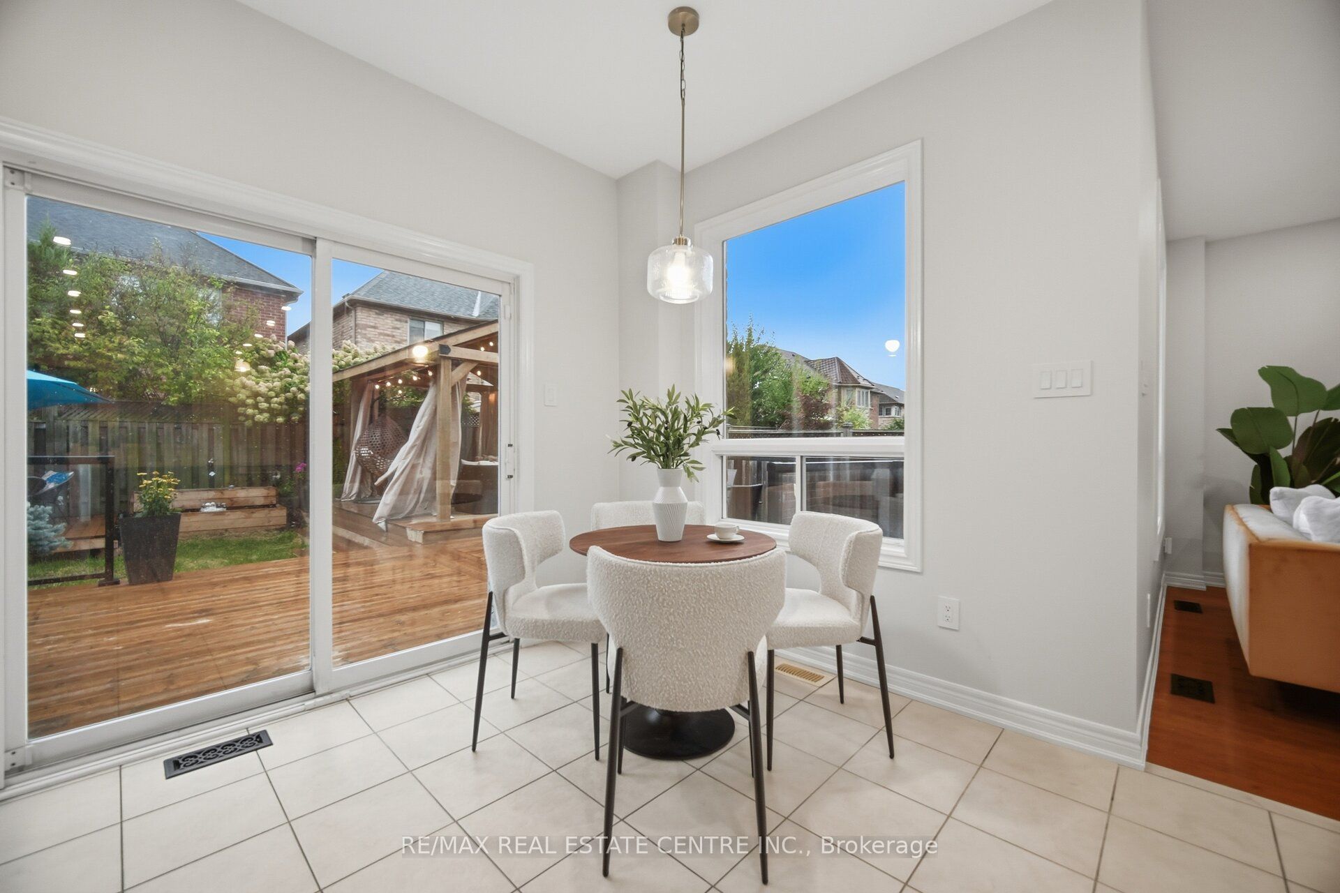 4804 Glasshill Grove Property Photo 18