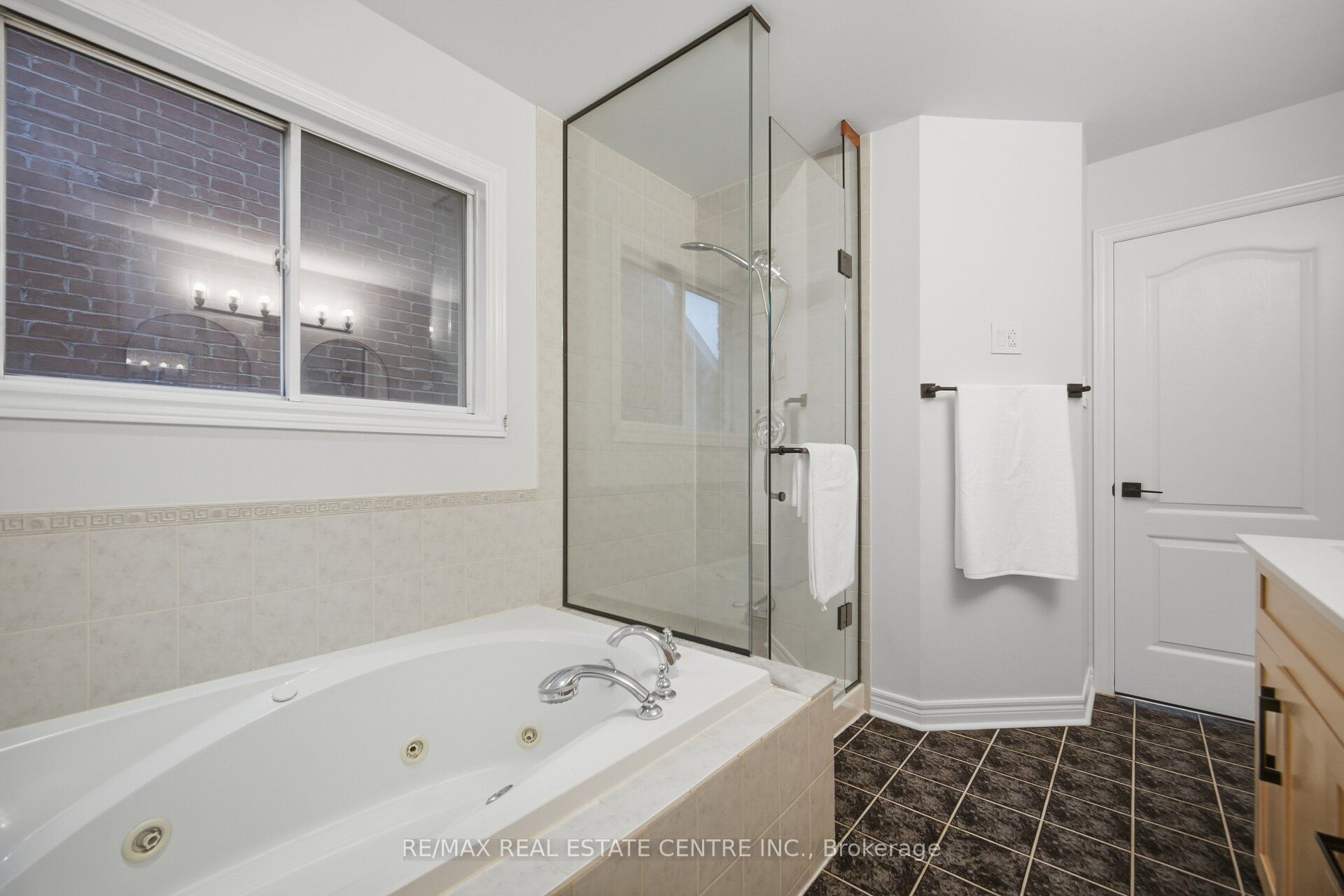 4804 Glasshill Grove Property Photo 27