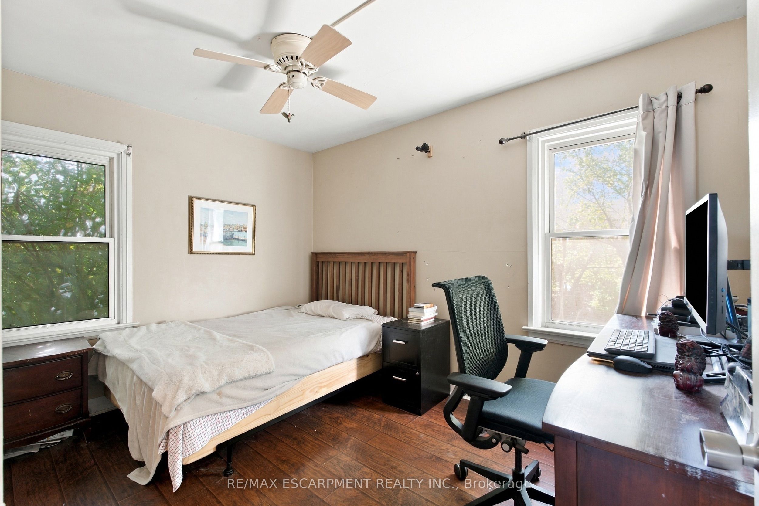 1054 Glendor Avenue Property Photo 12
