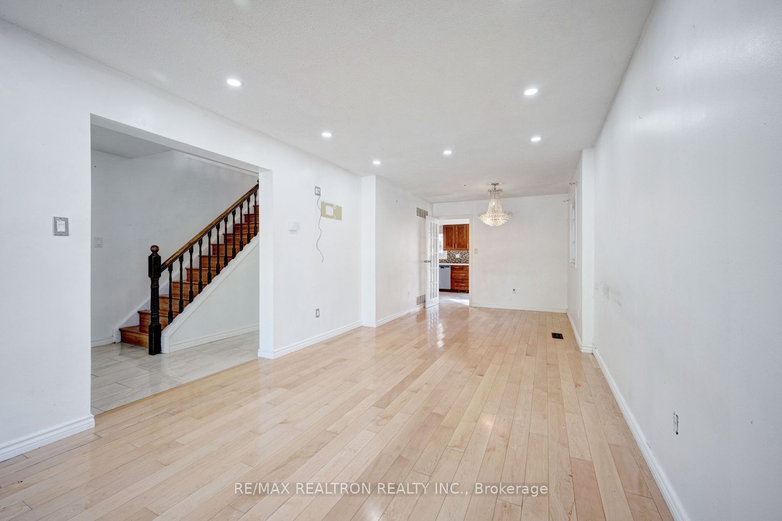 6446 Chaumont Crescent Property Photo 6