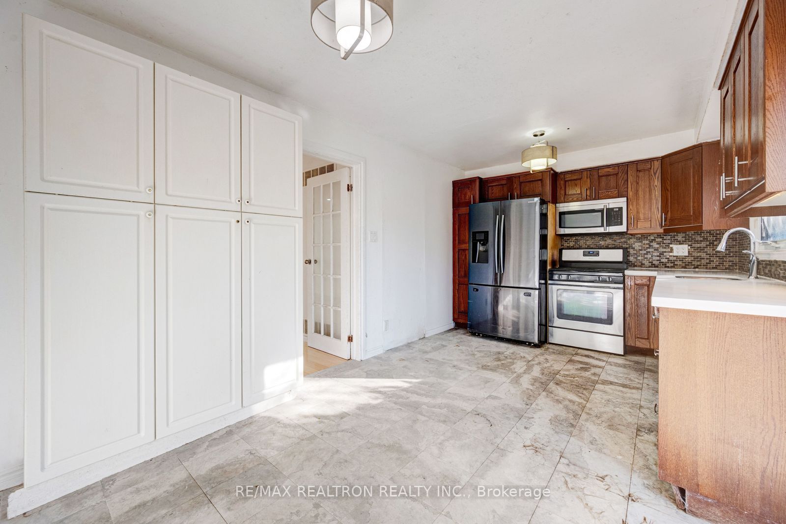 6446 Chaumont Crescent Property Photo 11
