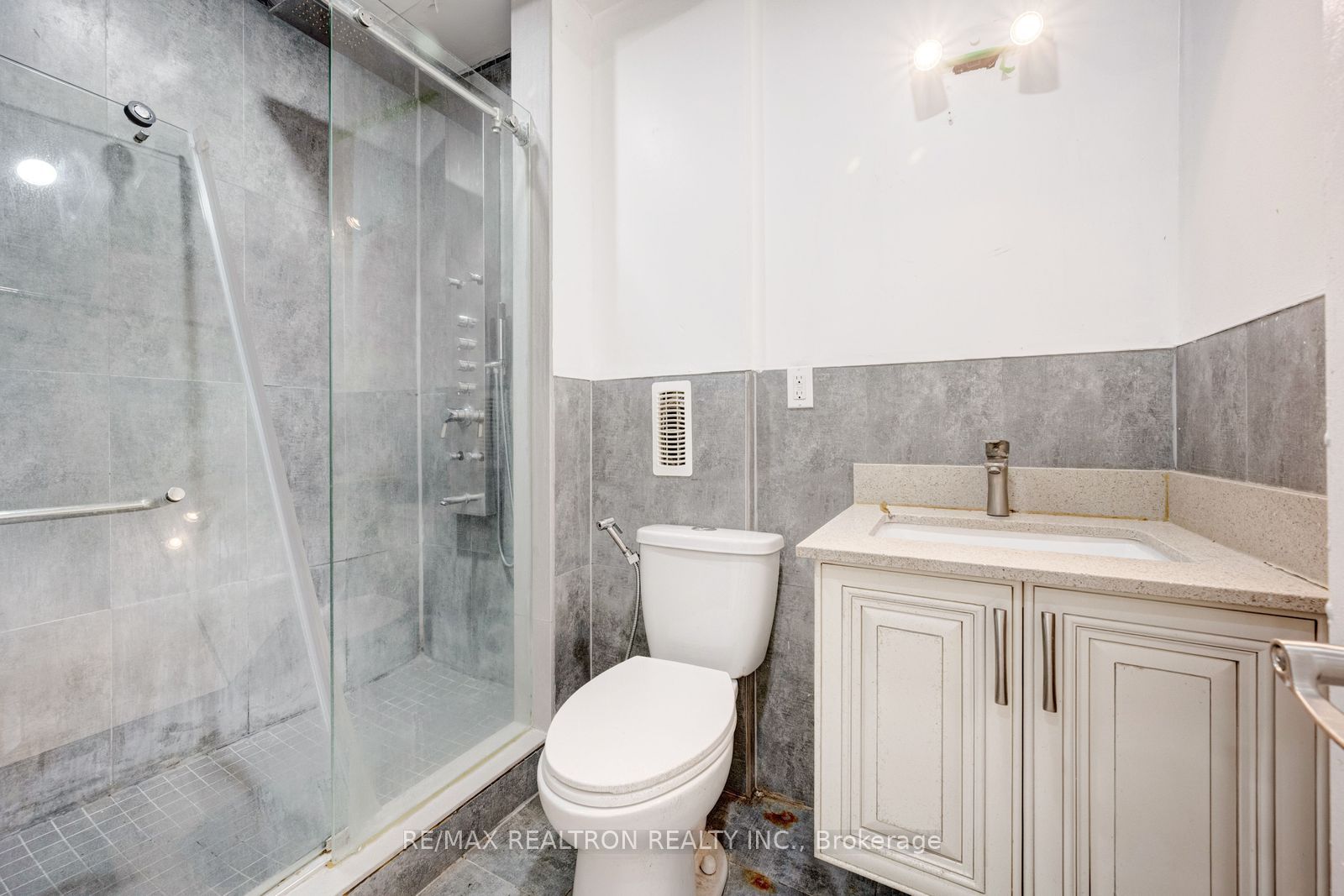 6446 Chaumont Crescent Property Photo 16