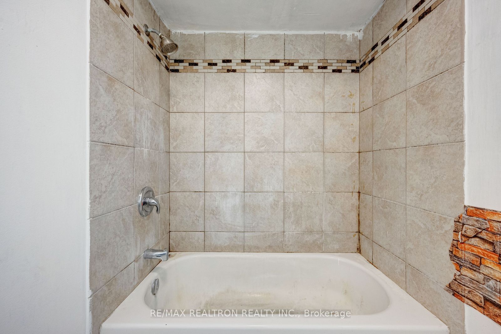 6446 Chaumont Crescent Property Photo 23