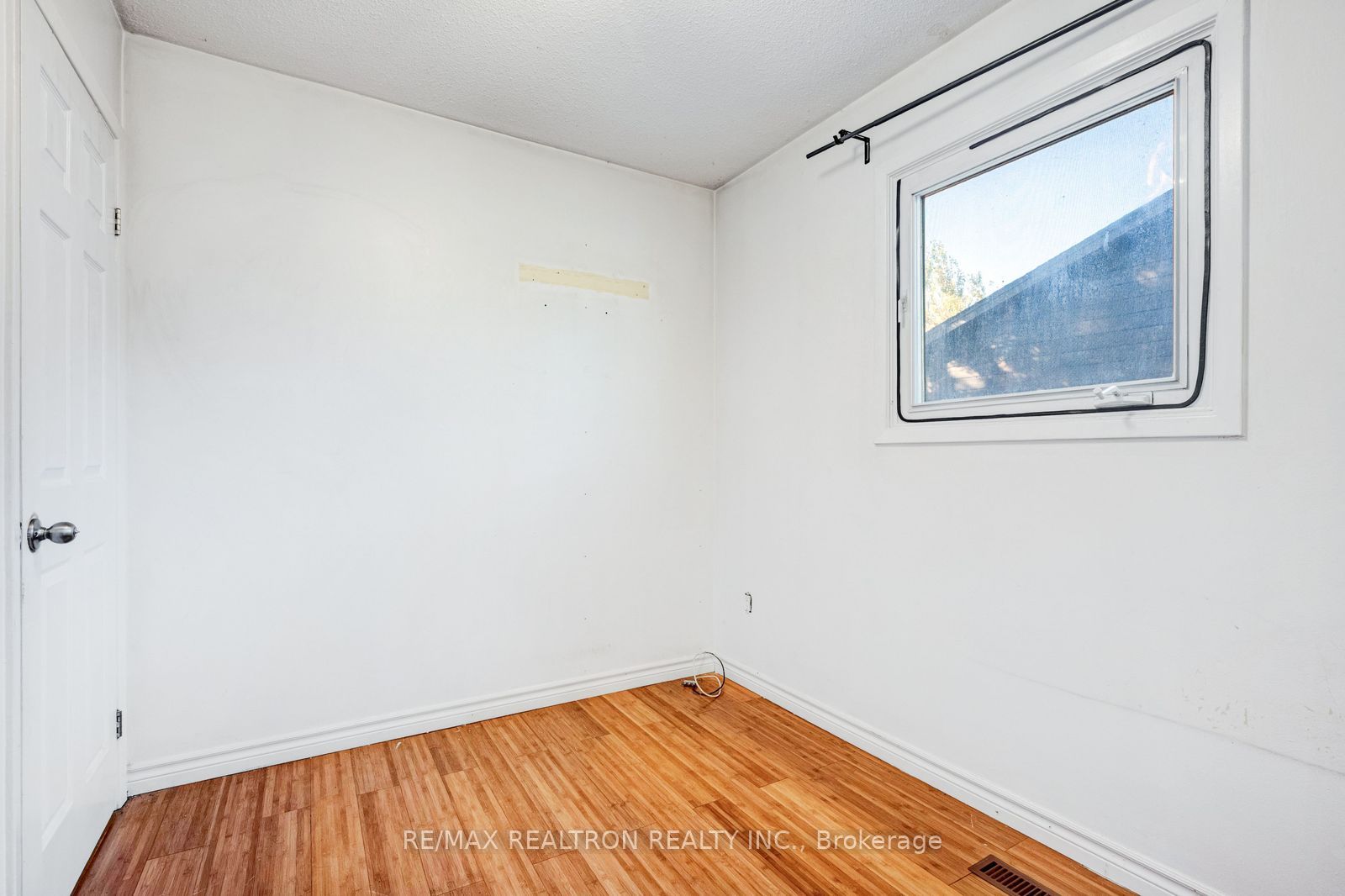 6446 Chaumont Crescent Property Photo 24