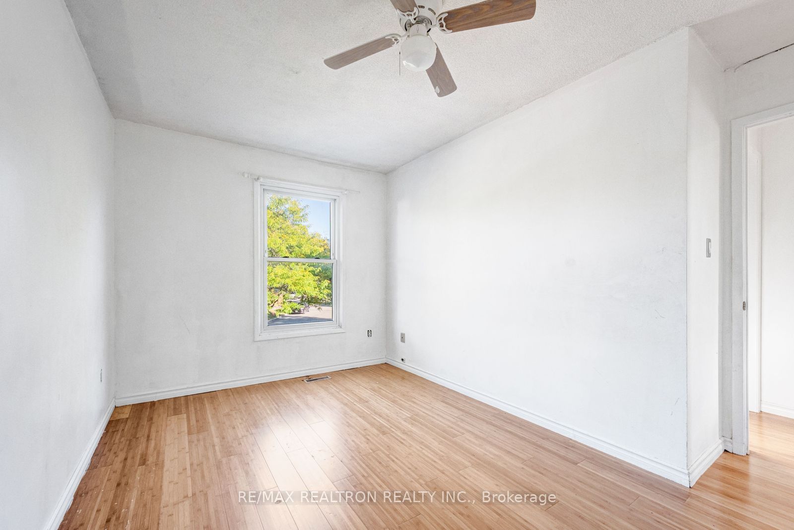 6446 Chaumont Crescent Property Photo 32
