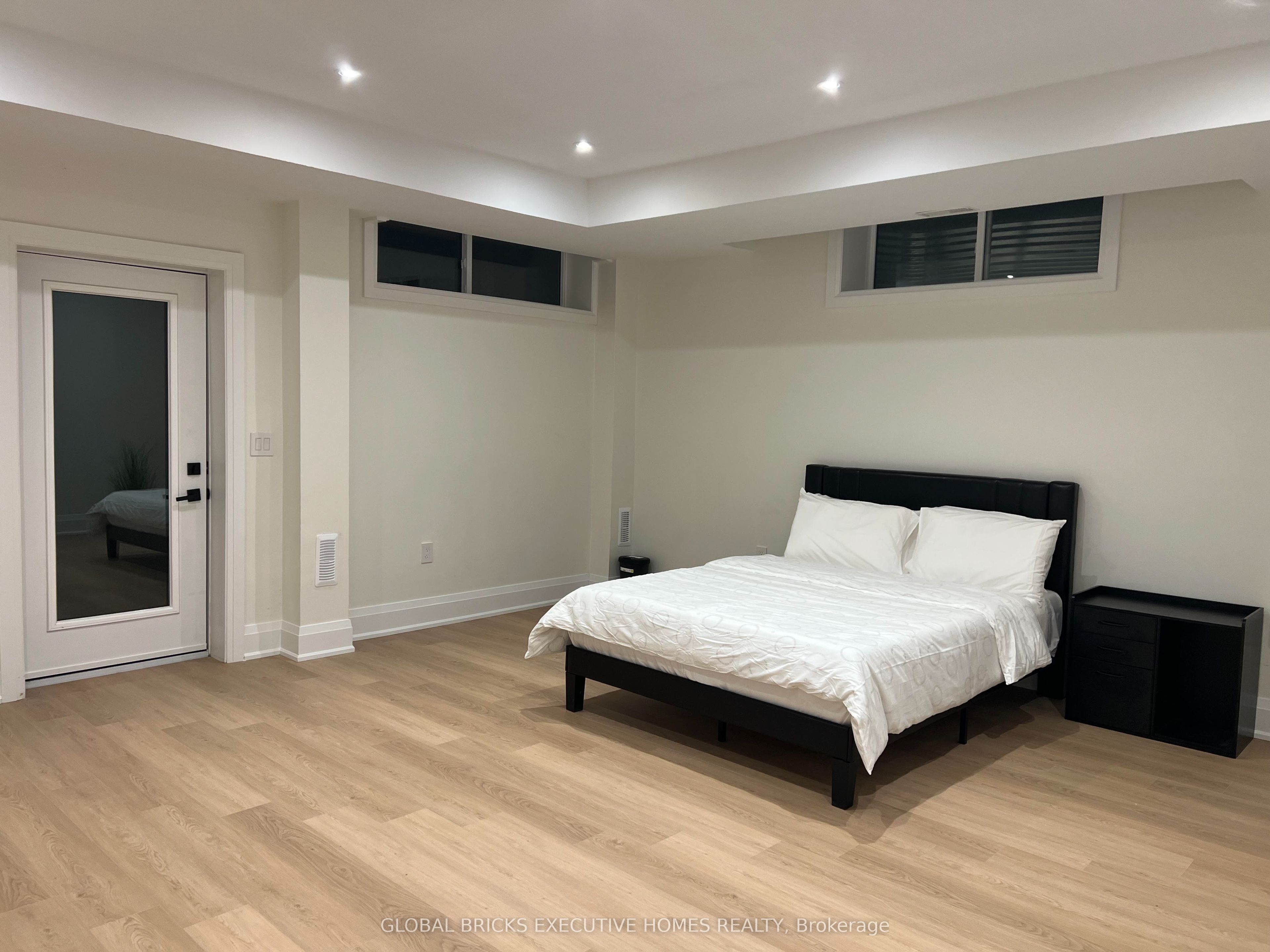 25a Pine Avenue N Property Photo 19