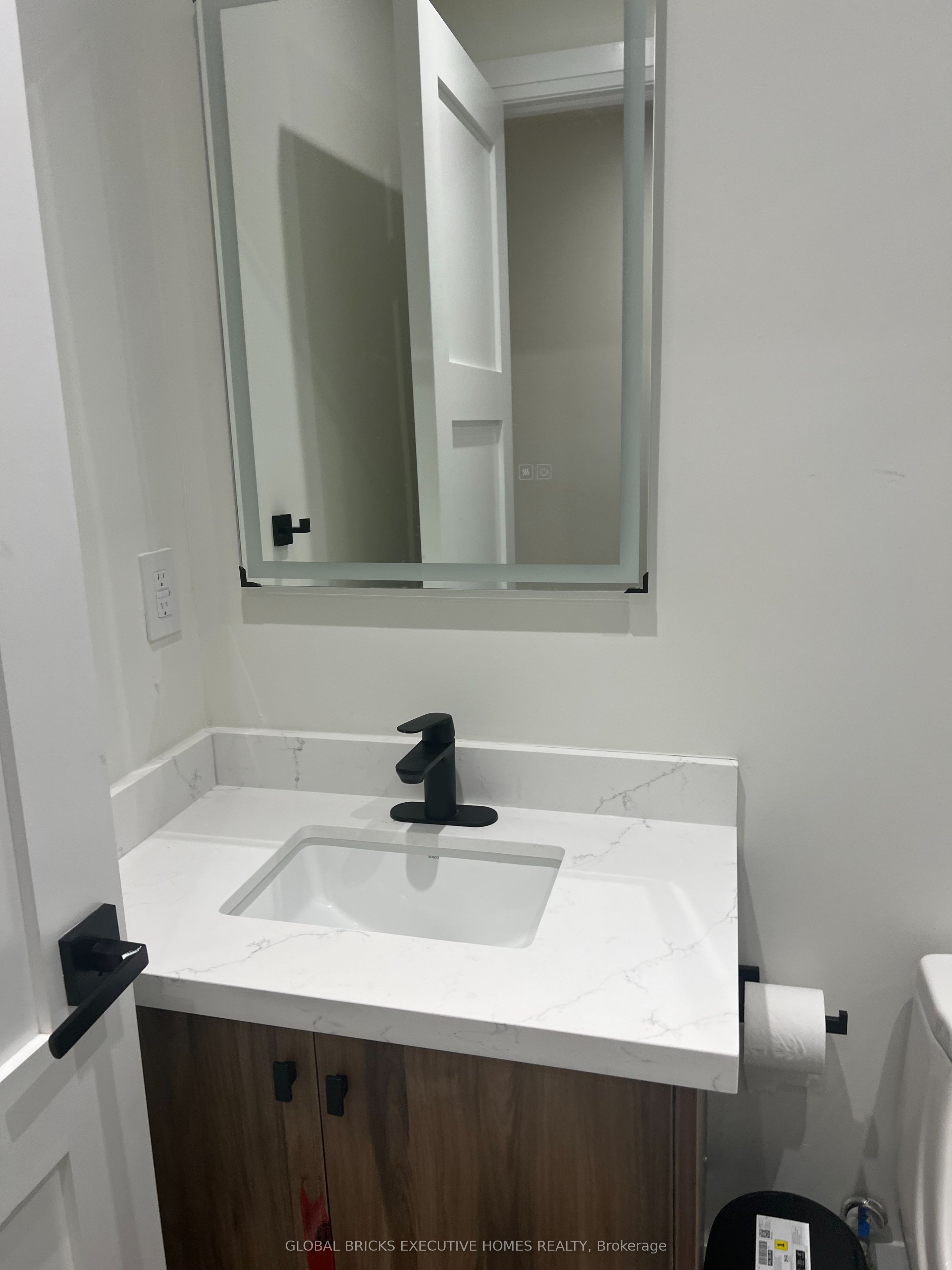 25a Pine Avenue N Property Photo 20