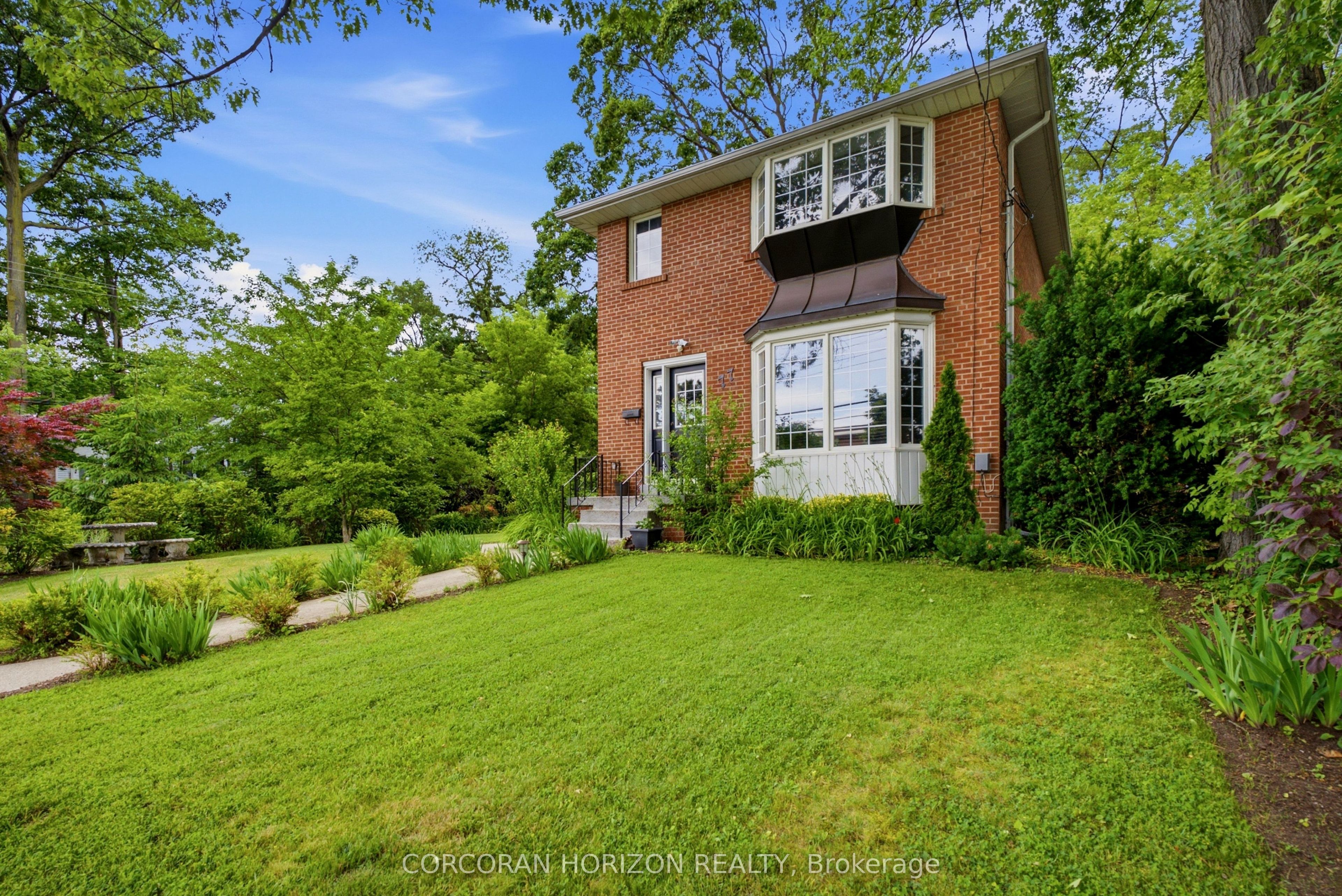 77 Mineola Road E Property Photo 1