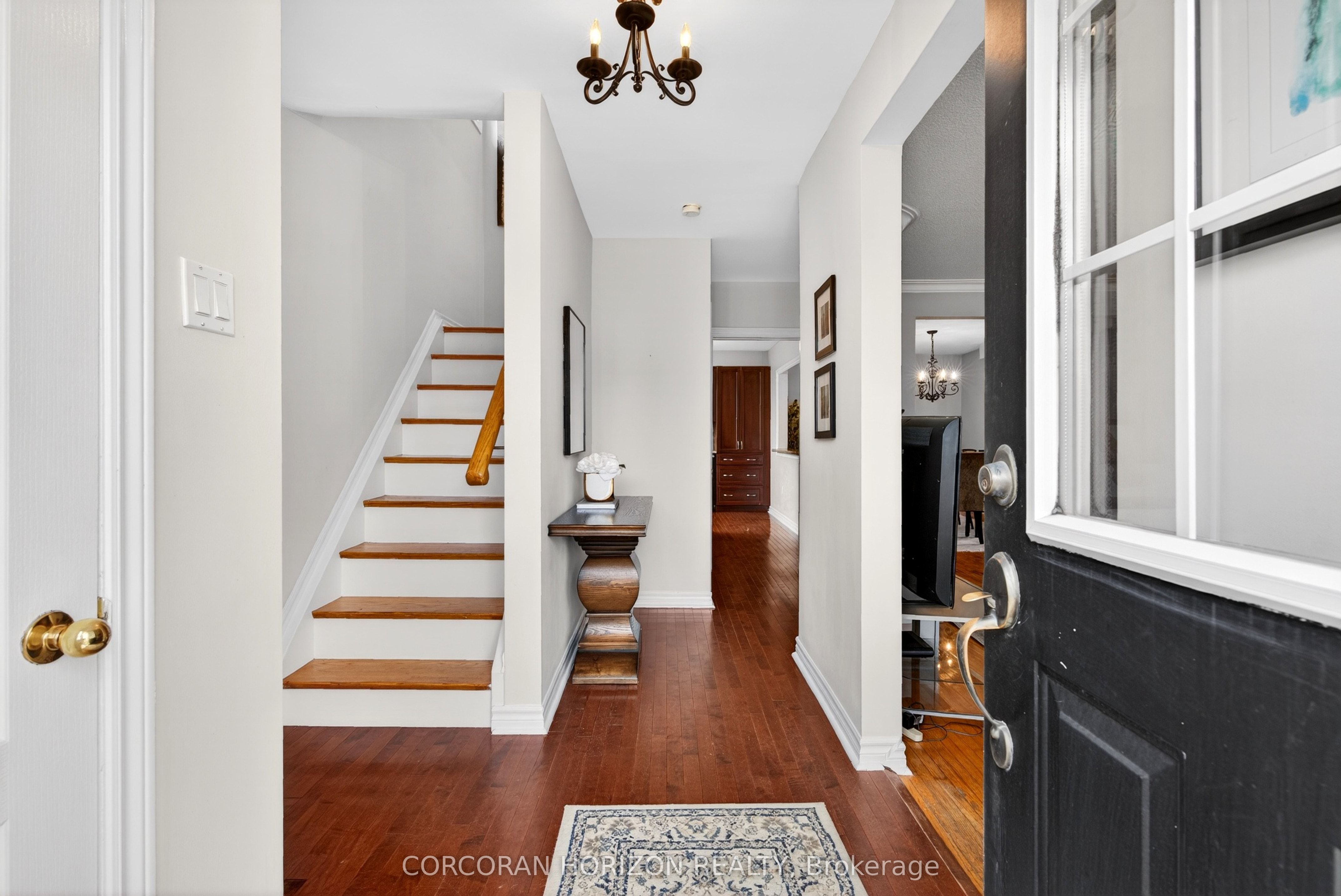 77 Mineola Road E Property Photo 7