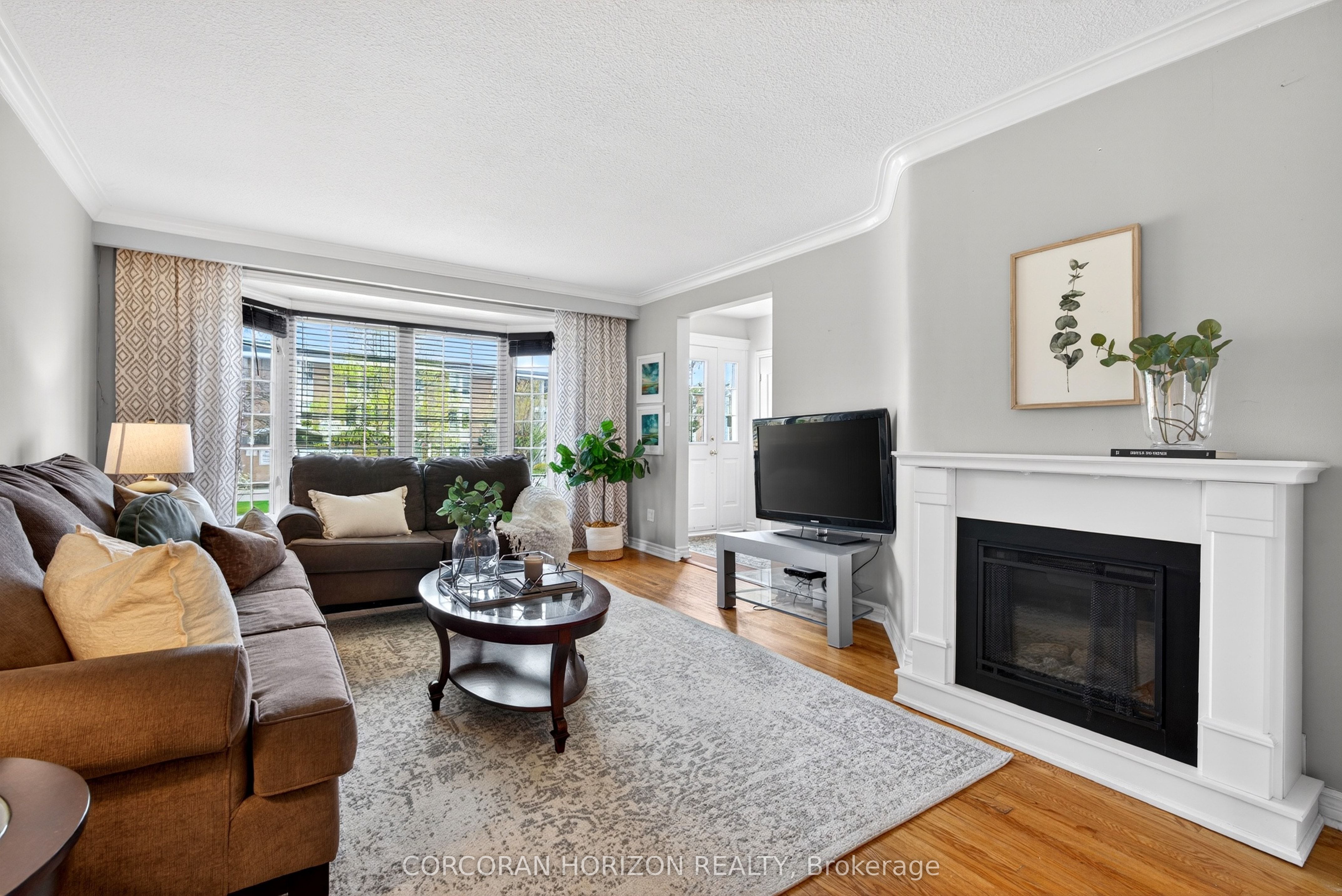 77 Mineola Road E Property Photo 11