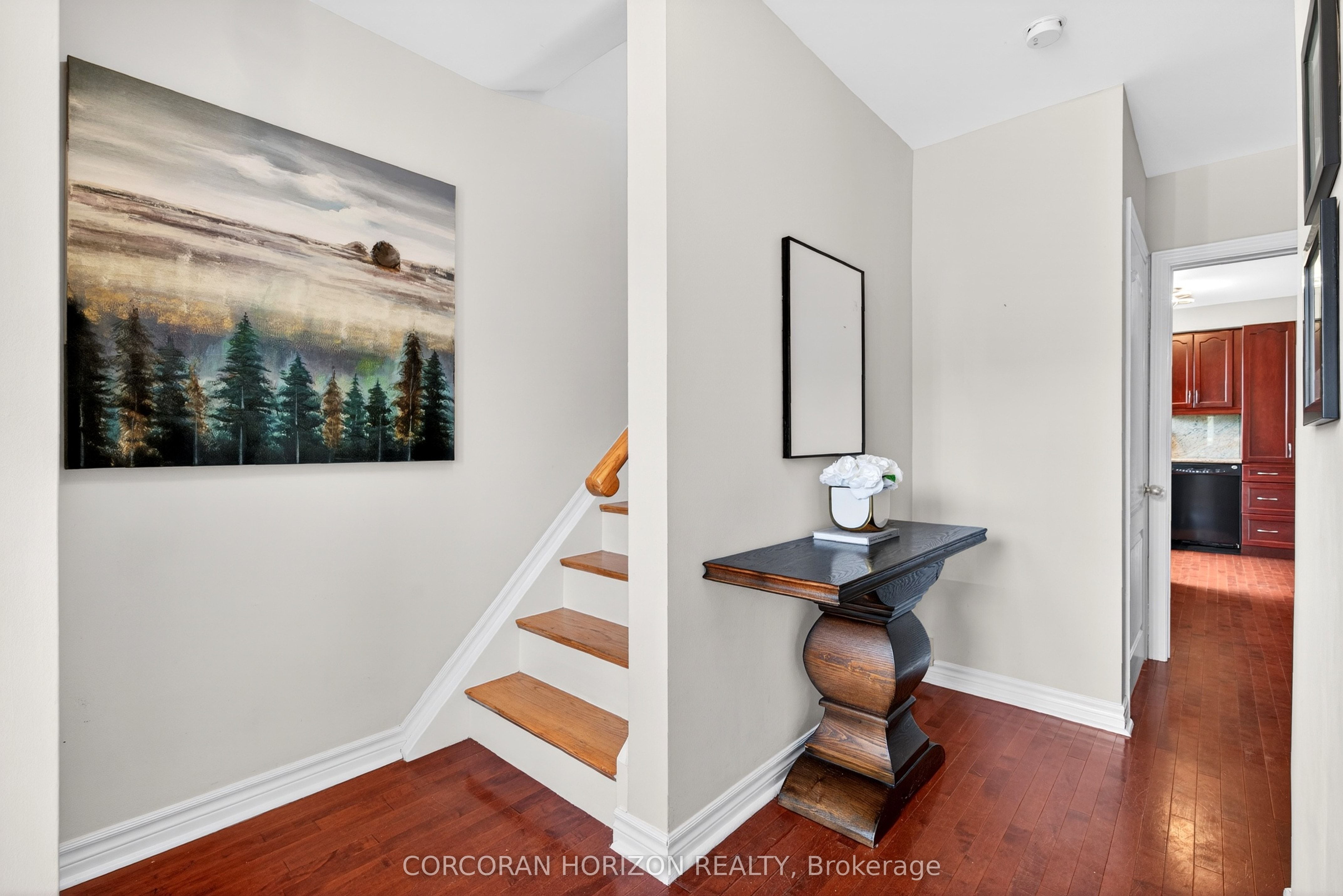 77 Mineola Road E Property Photo 17